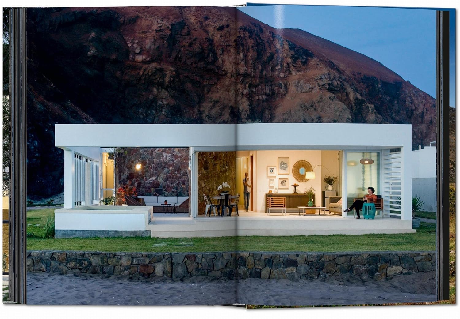 Homes for Our Time: Contemporary Houses Around the World - - - Thames and Hudson - Saardé.