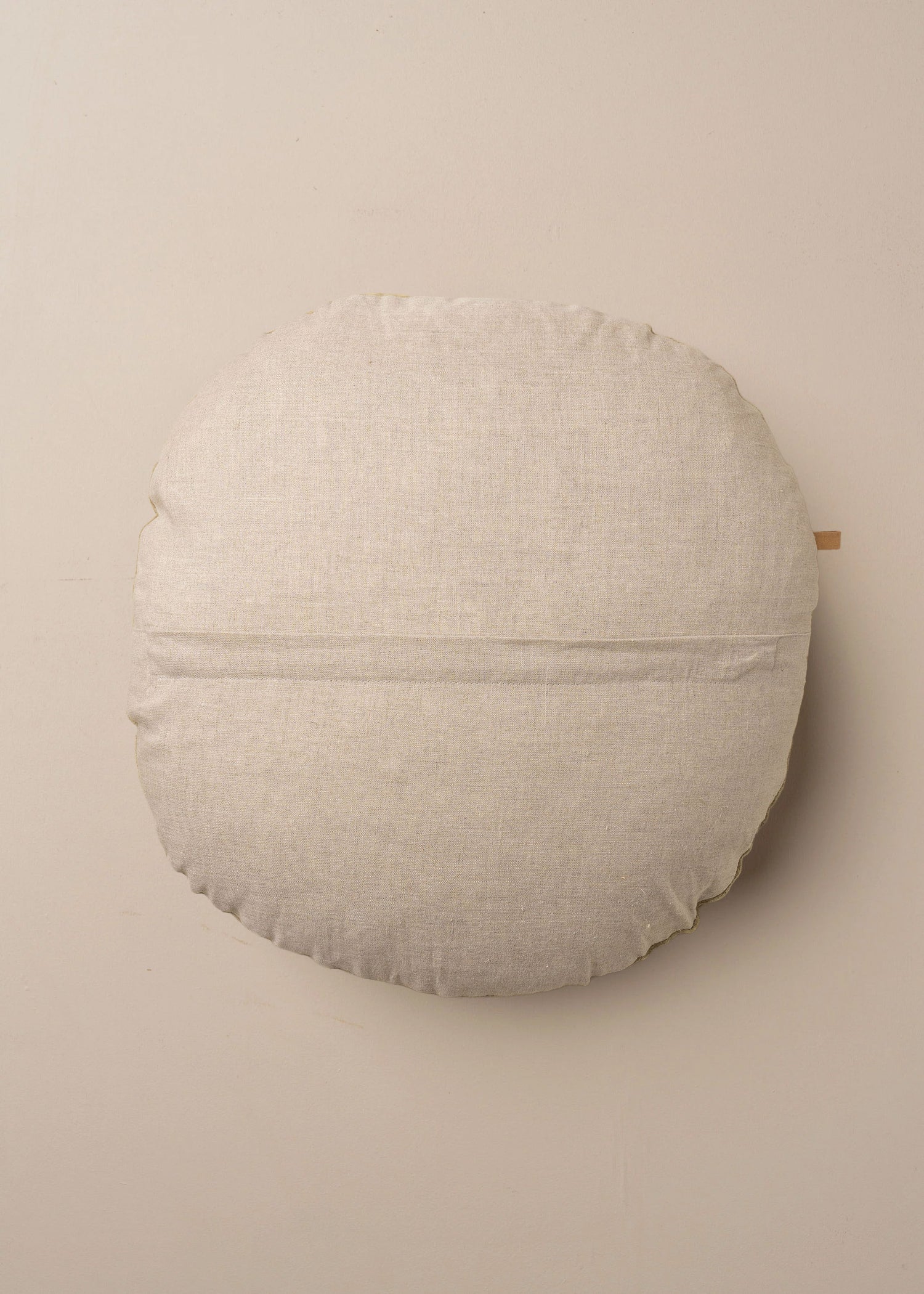 Linen/Velvet Round Cushion | Stone - - - Saardé - Saardé.