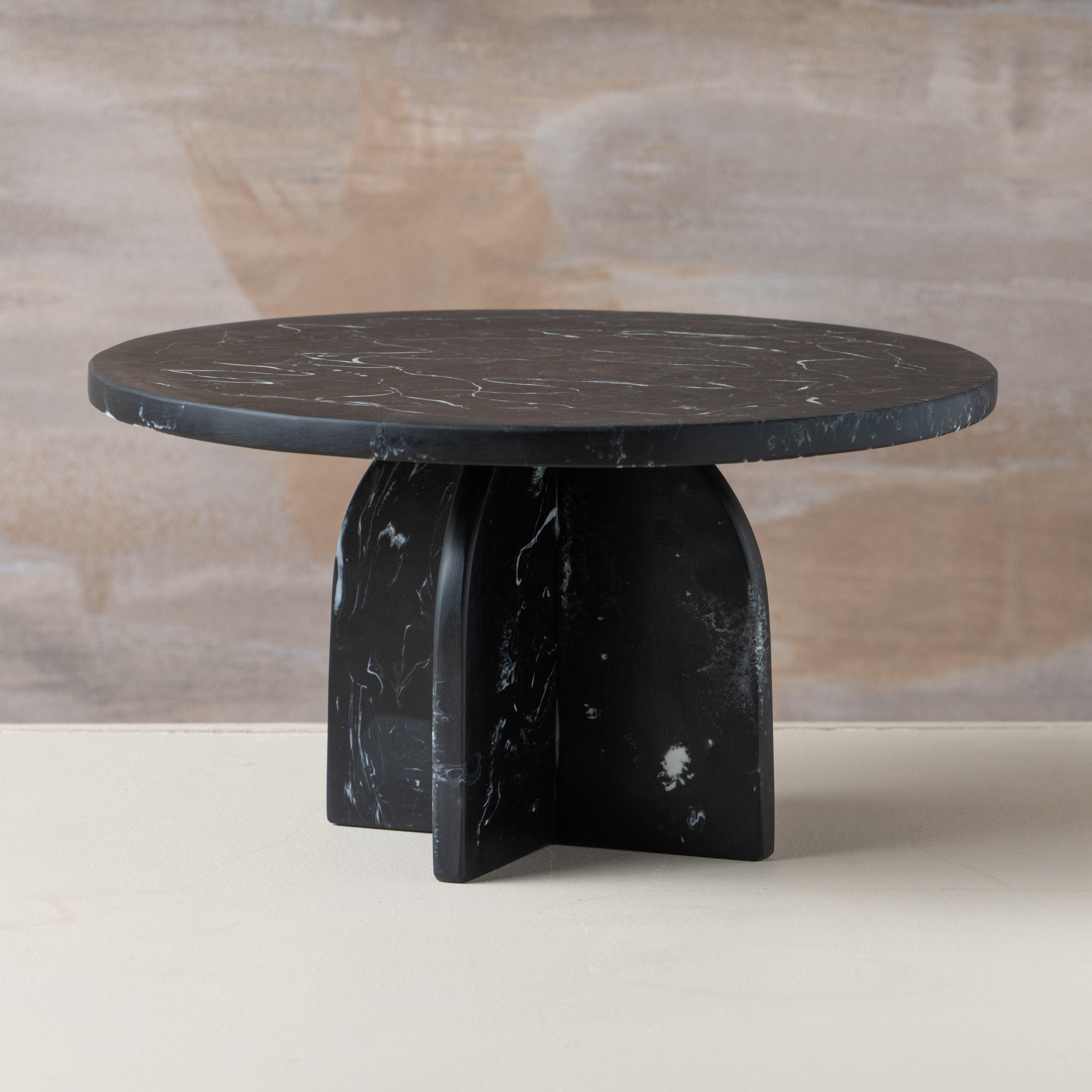 Flow Resin Cake Stand | Ash Black - - - Saardé - Saardé.