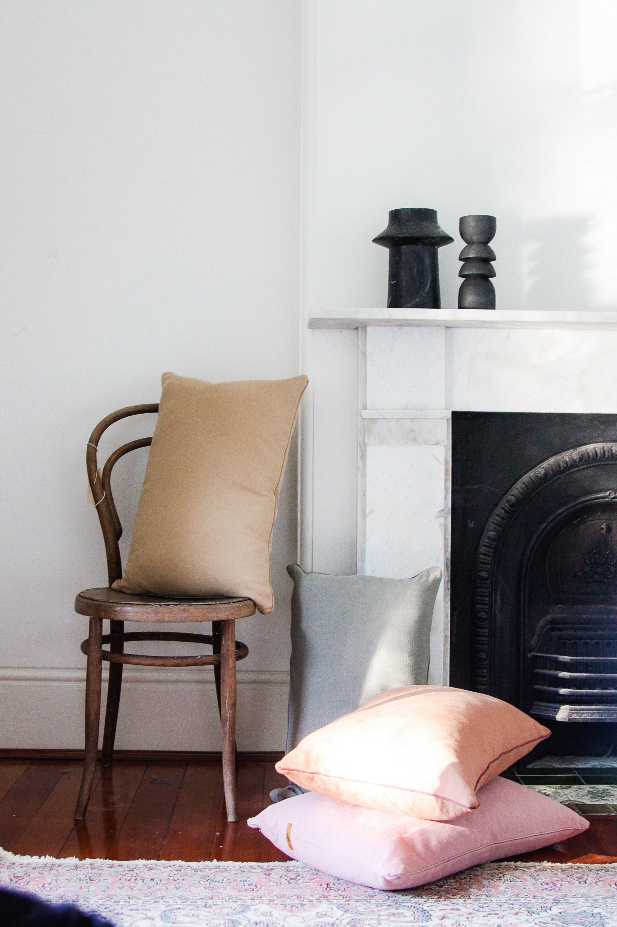 Vintage Wash Cushion | Guava w Piping - - - Saarde - Saardé.
