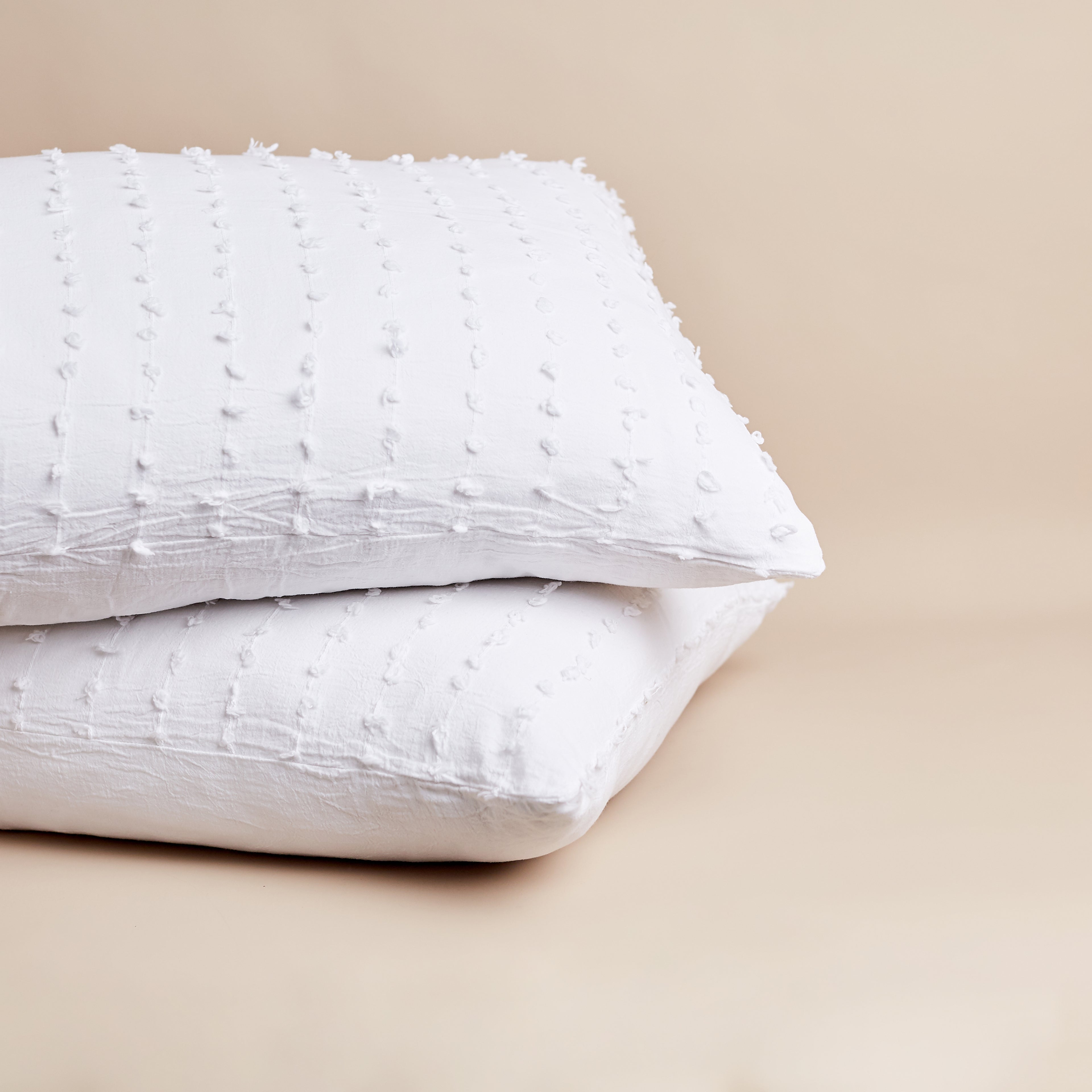Shore Tufted Pillowcase | White | Set of 2 - - - Saardé - Saardé.