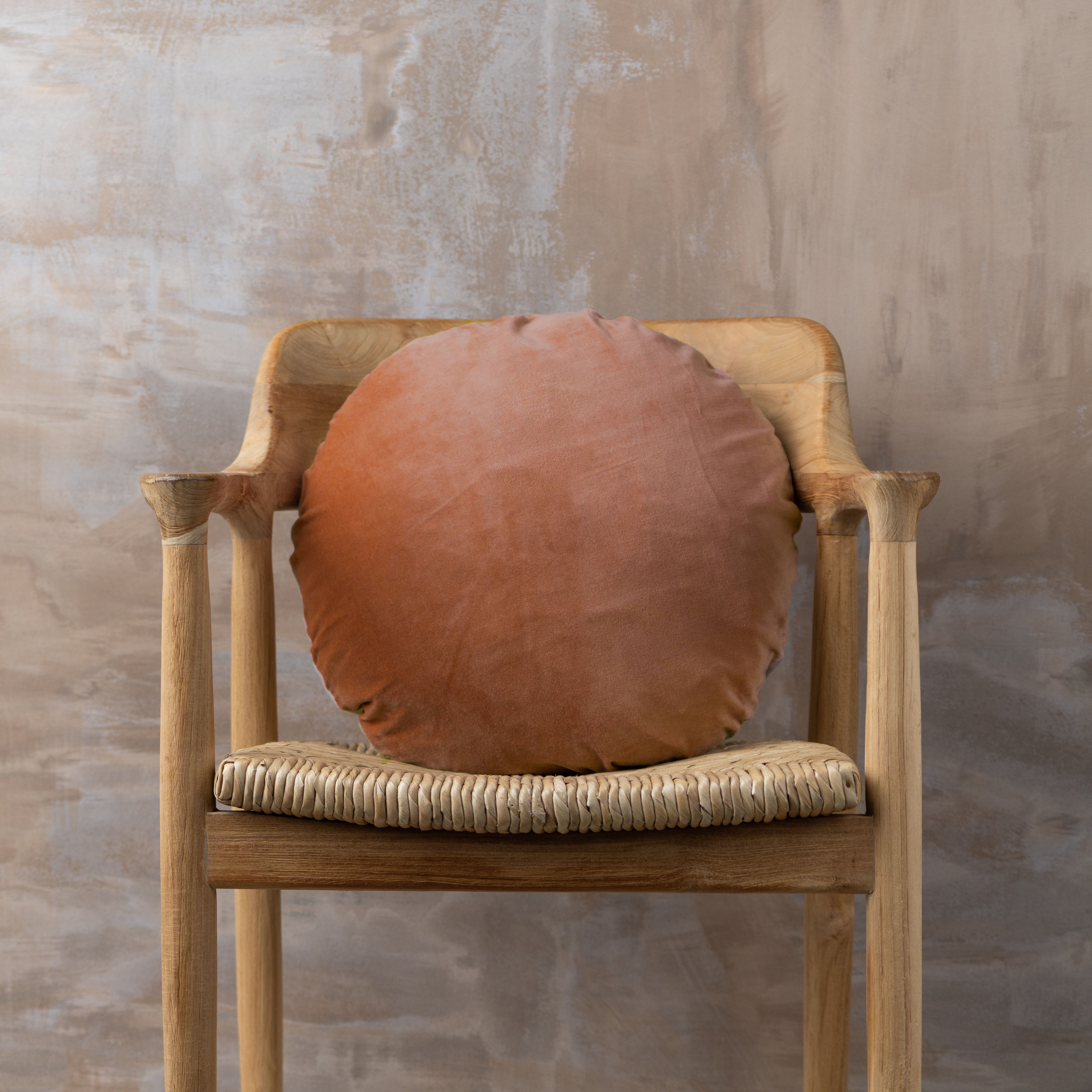 Linen/Velvet Round Cushion | Terracotta - - - Saardé - Saardé.