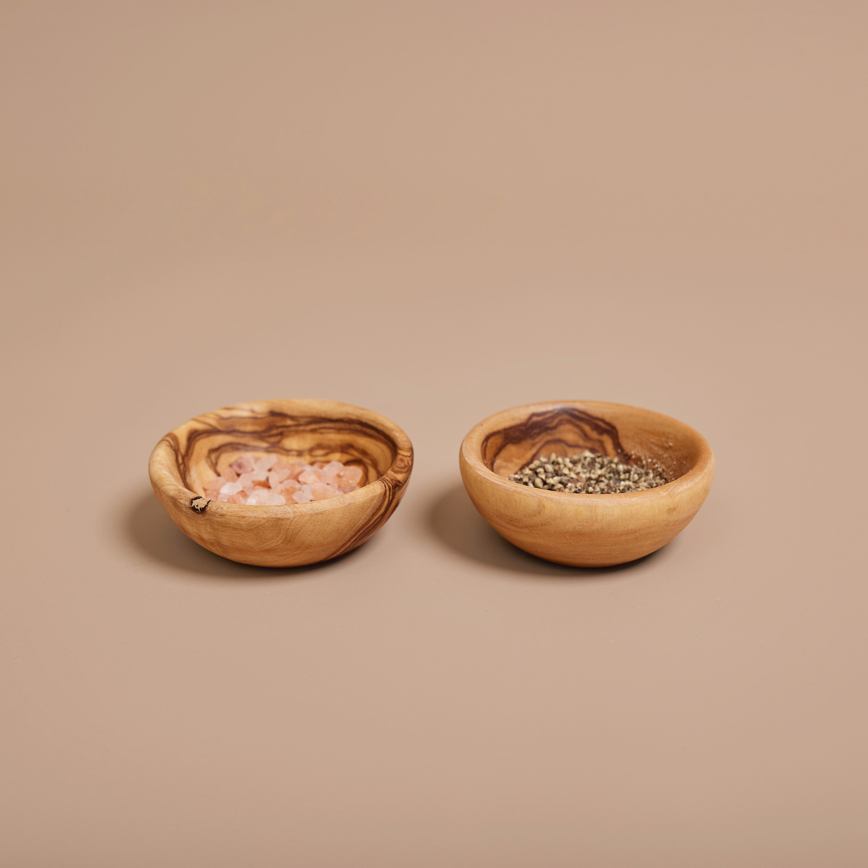 Olive Wood | Salt and Pepper Dishes | Set of 2 - - - Saardé - Saardé.