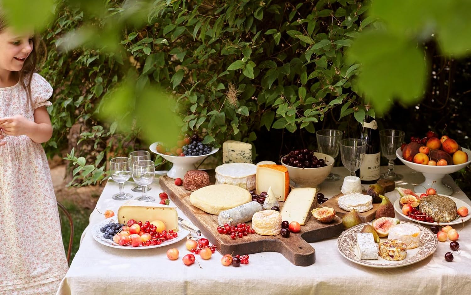 French At Heart: Recipes That Bring France Home - - - Thames and Hudson - Saardé.
