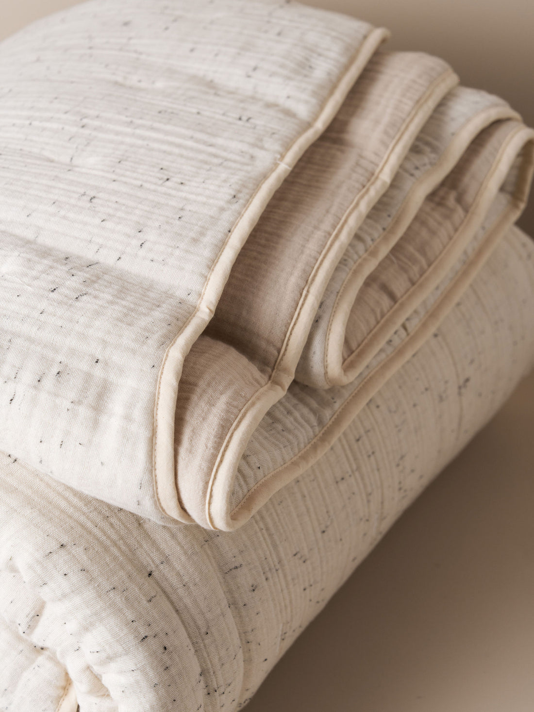 Enes Quilted Bed Cover | Speckle