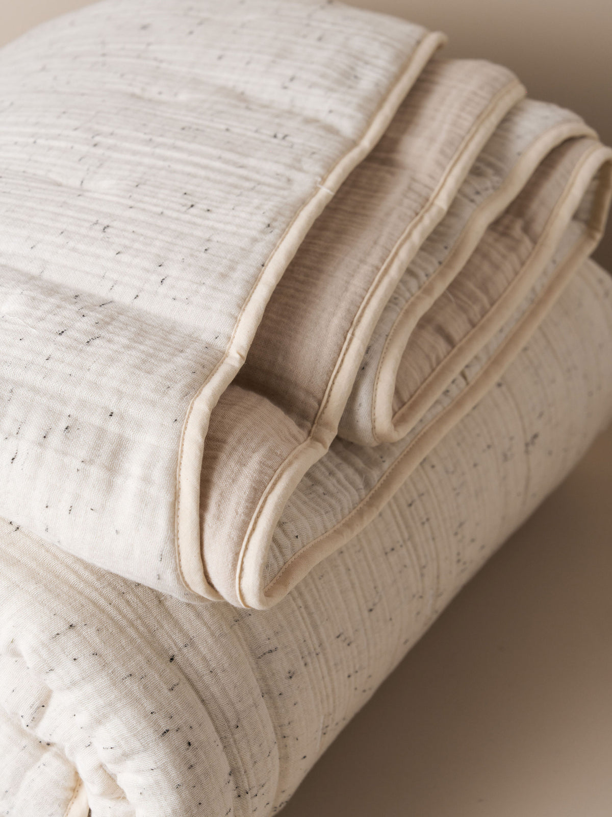 Enes Quilted Bed Cover | Speckle