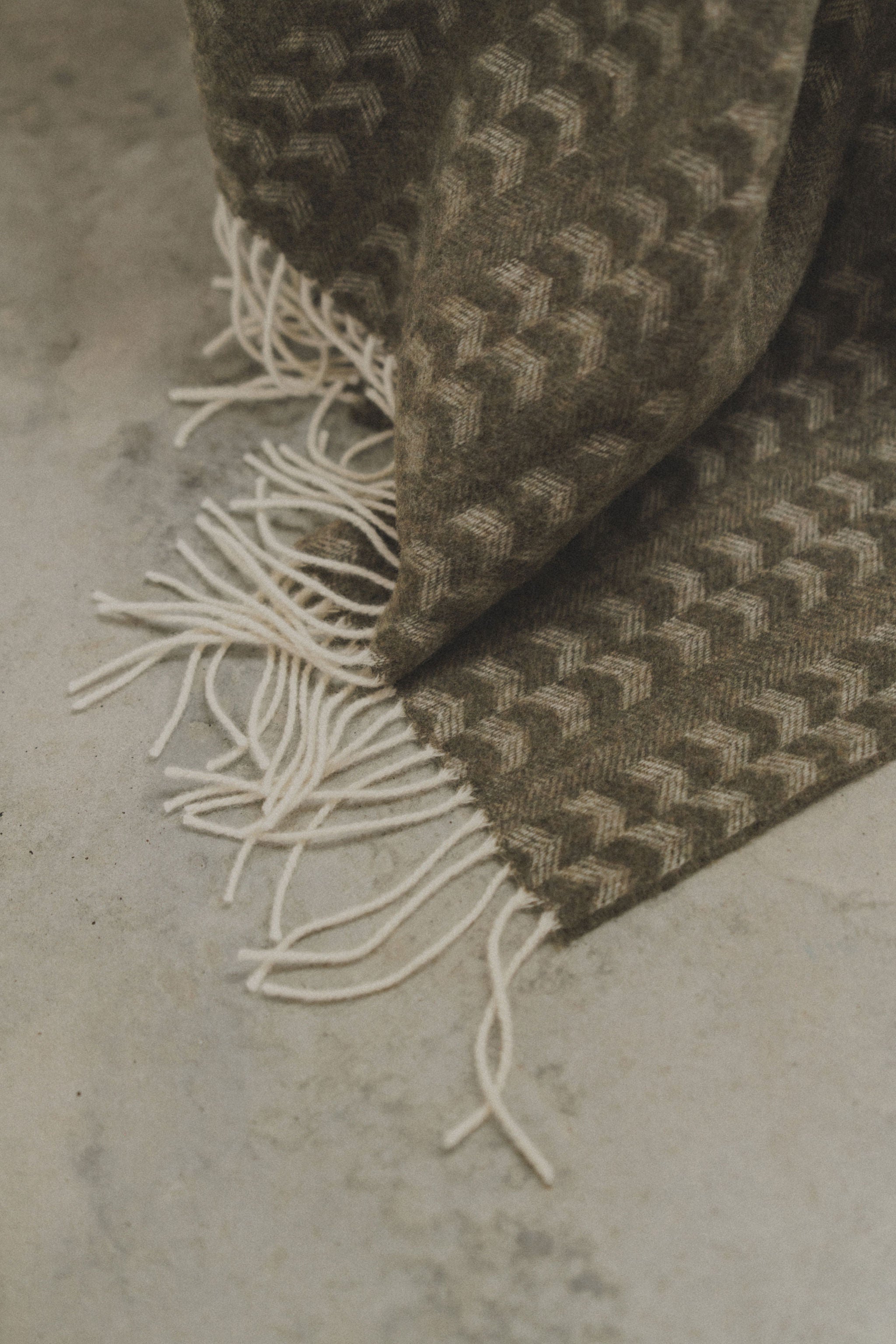Cashmere Wool Throw | Olive - - - Saardé - Saardé.