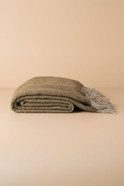 Merino Wool Throw | Olive/Grey - - - Saardé - Saardé.