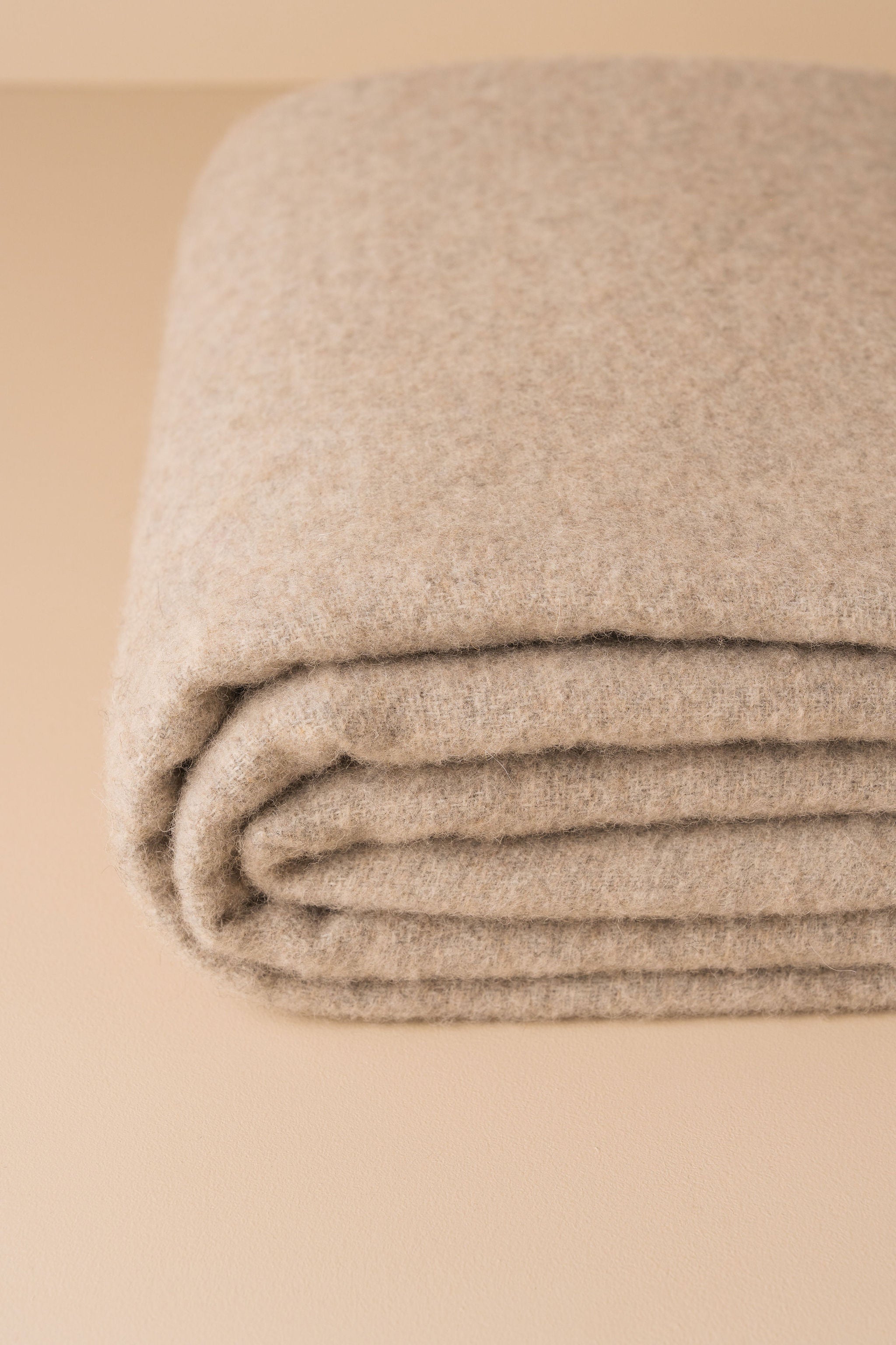 Merino Wool Throw | Latte/Grey - - - Saardé - Saardé.