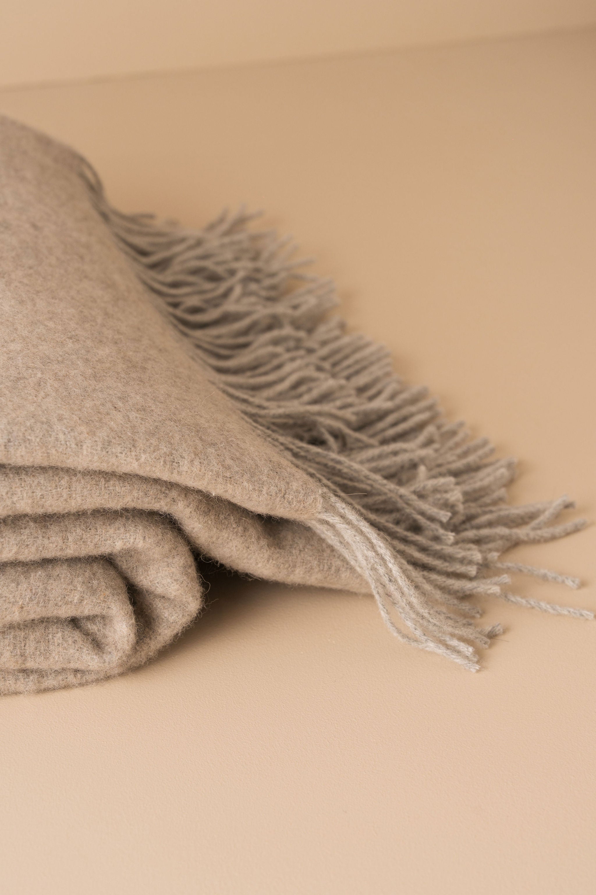 Merino Wool Throw | Latte/Grey - - - Saardé - Saardé.