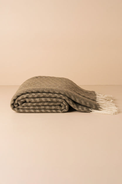 Cashmere Wool Throw | Olive - - - Saardé - Saardé.