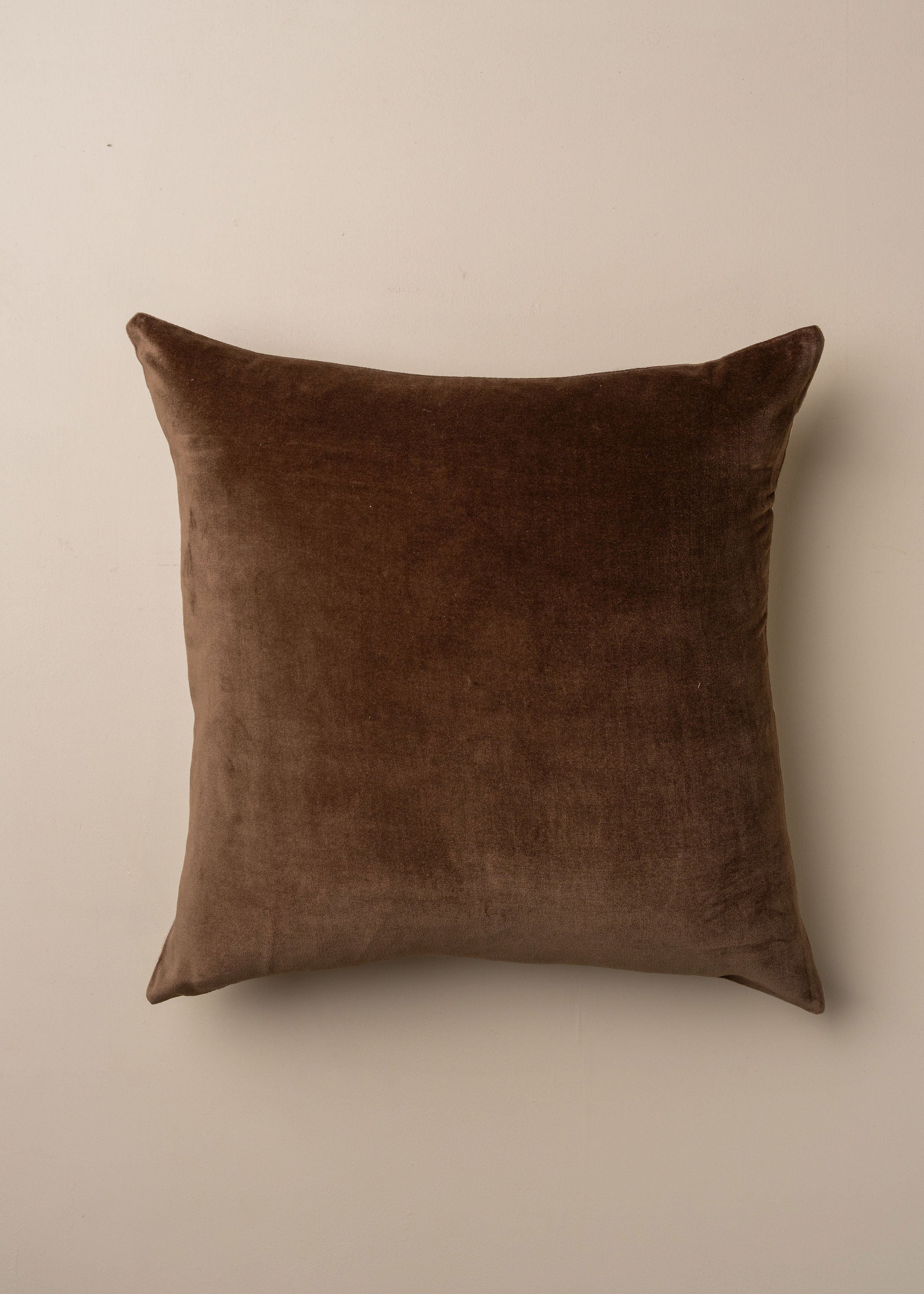 Linen/Velvet Cushion | Chocolate - Square - Square - Saardé - Saardé.