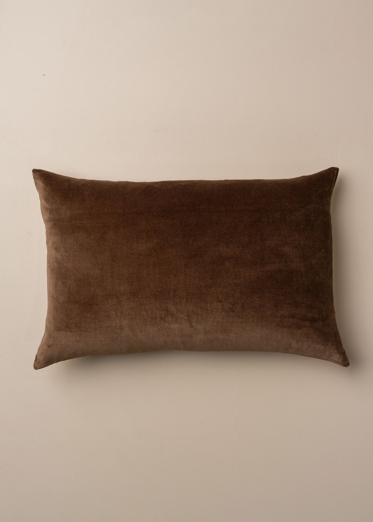 Linen/Velvet Cushion | Chocolate - Lumbar - Lumbar - Saardé - Saardé.