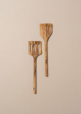 Olive Wood | Angular Slotted Spatula - - - Saardé - Saardé.