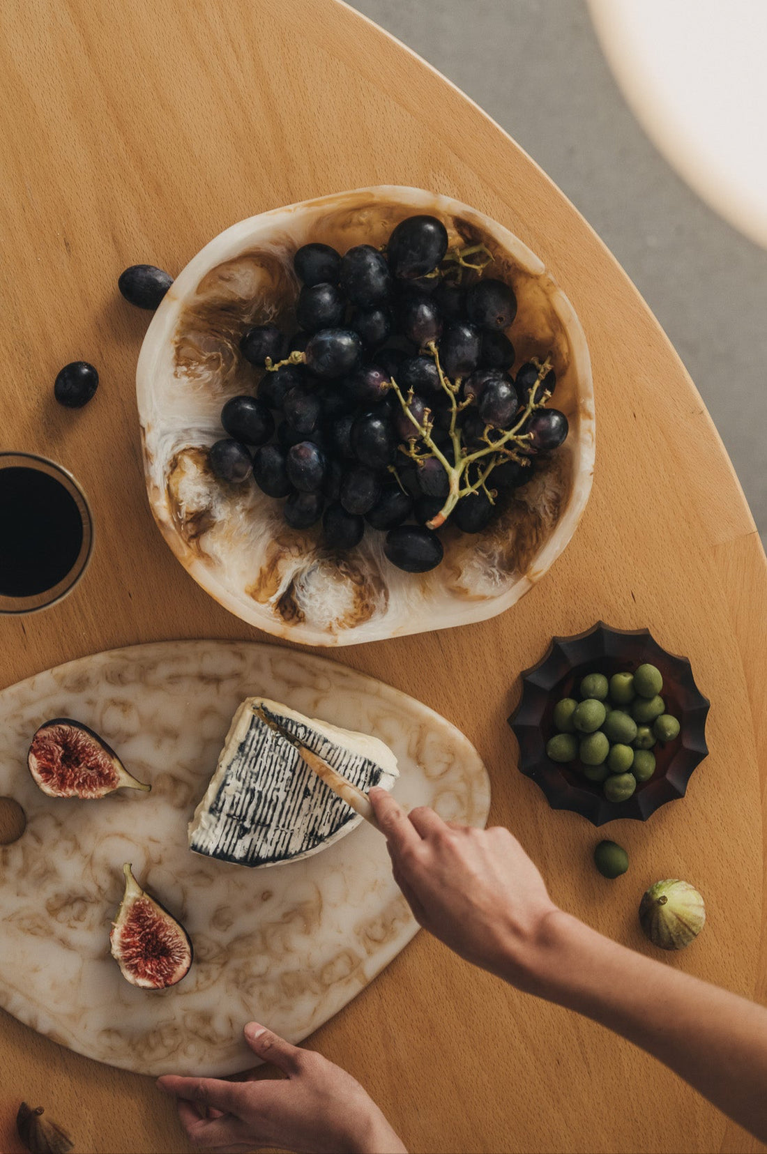 Flow Resin Cheese Platter | Iced Coffee - - - Saardé - Saardé.