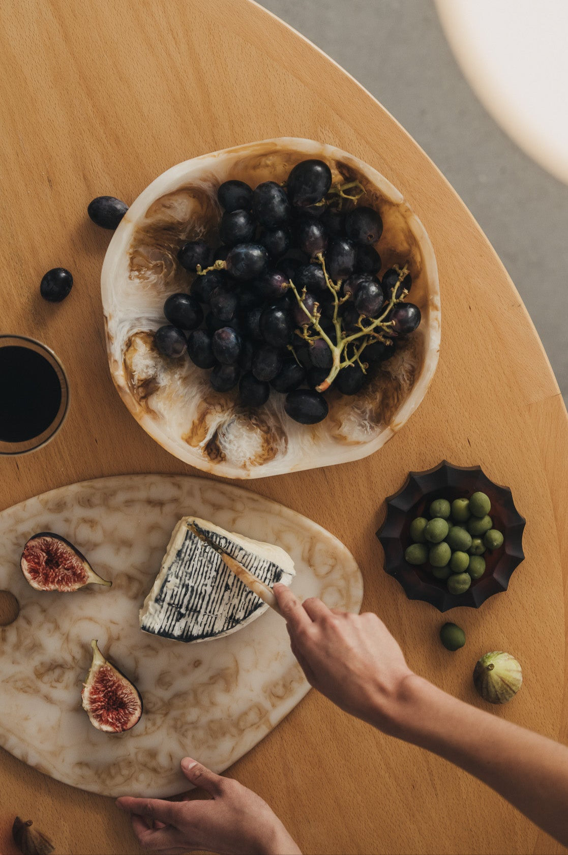 Flow Resin Cheese Platter | Iced Coffee - - - Saardé - Saardé.