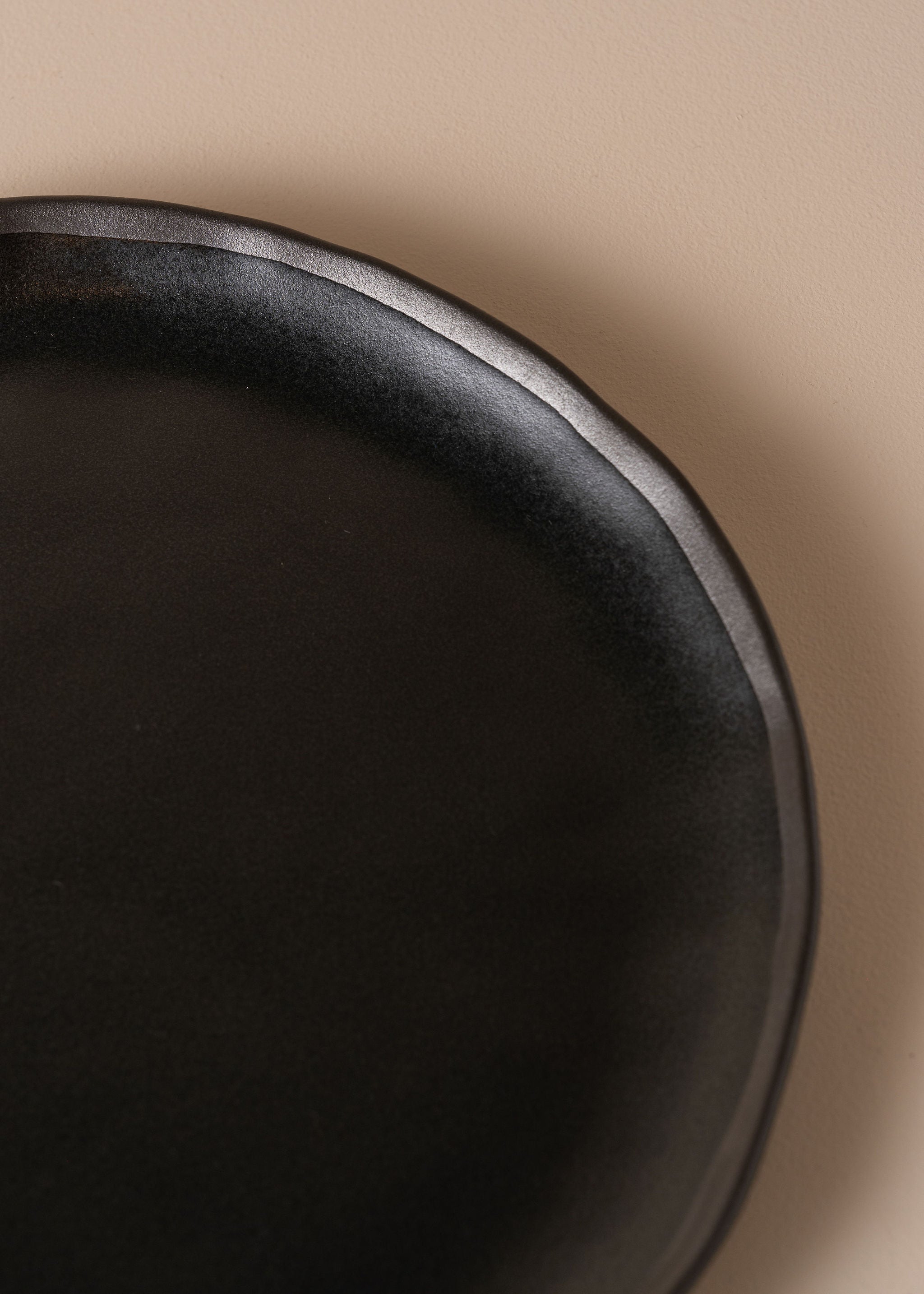 Escuro | Dinner Plate