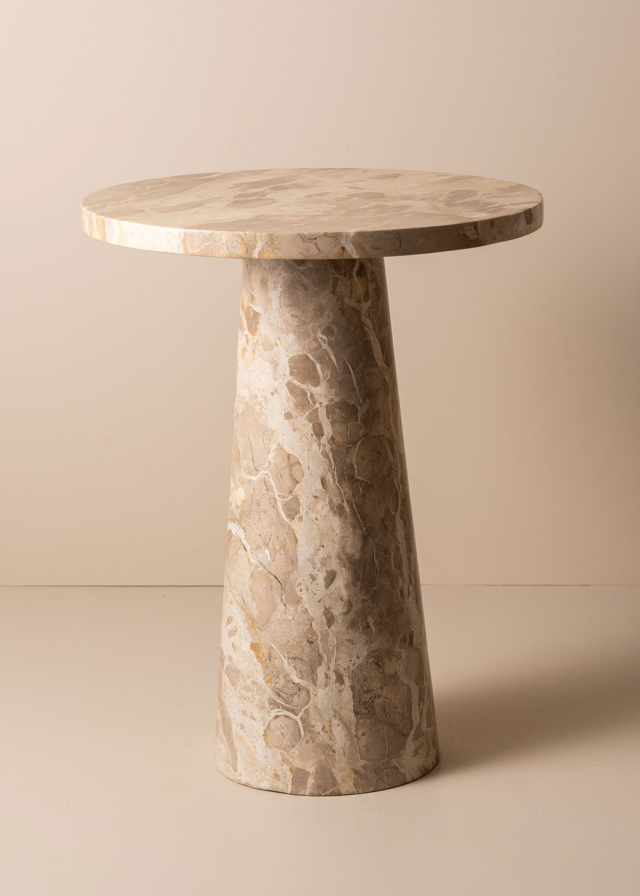 Opus Marble Side Table | Nougat - - - Saardé - Saardé.