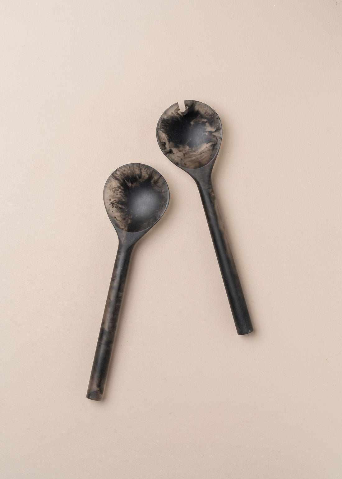 Flow Resin Salad Server | Smoke - - - Saardé - Saardé.