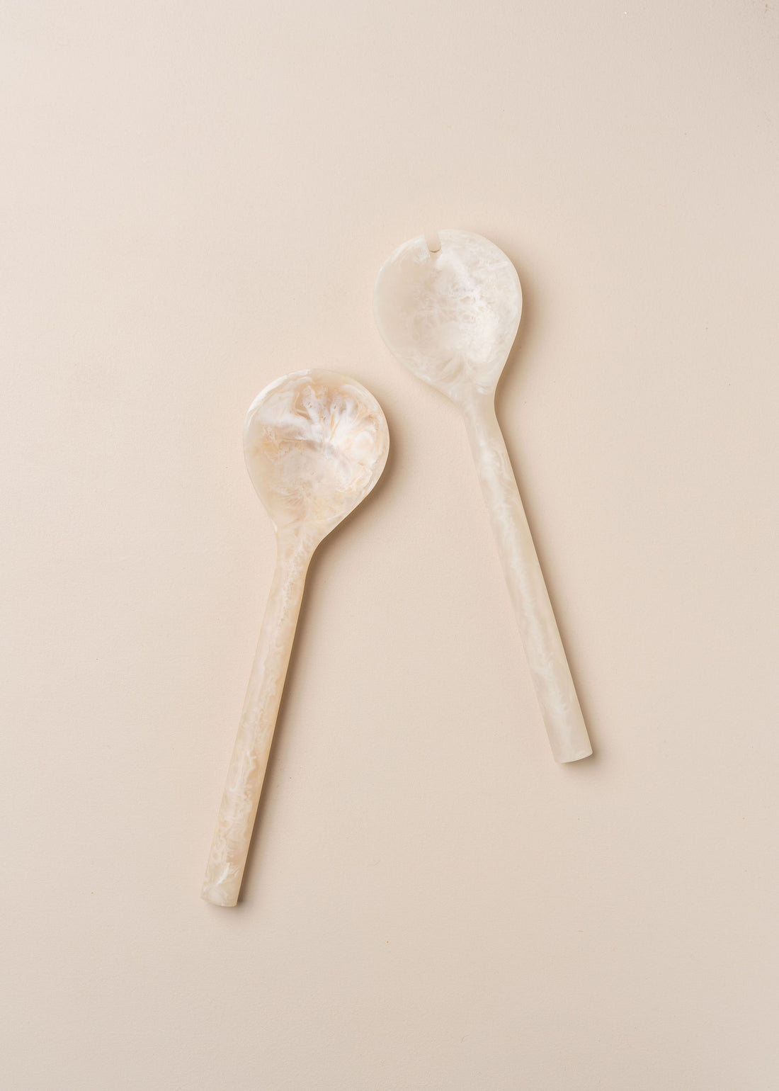 Flow Resin Salad Server | Shell - - - Saardé - Saardé.