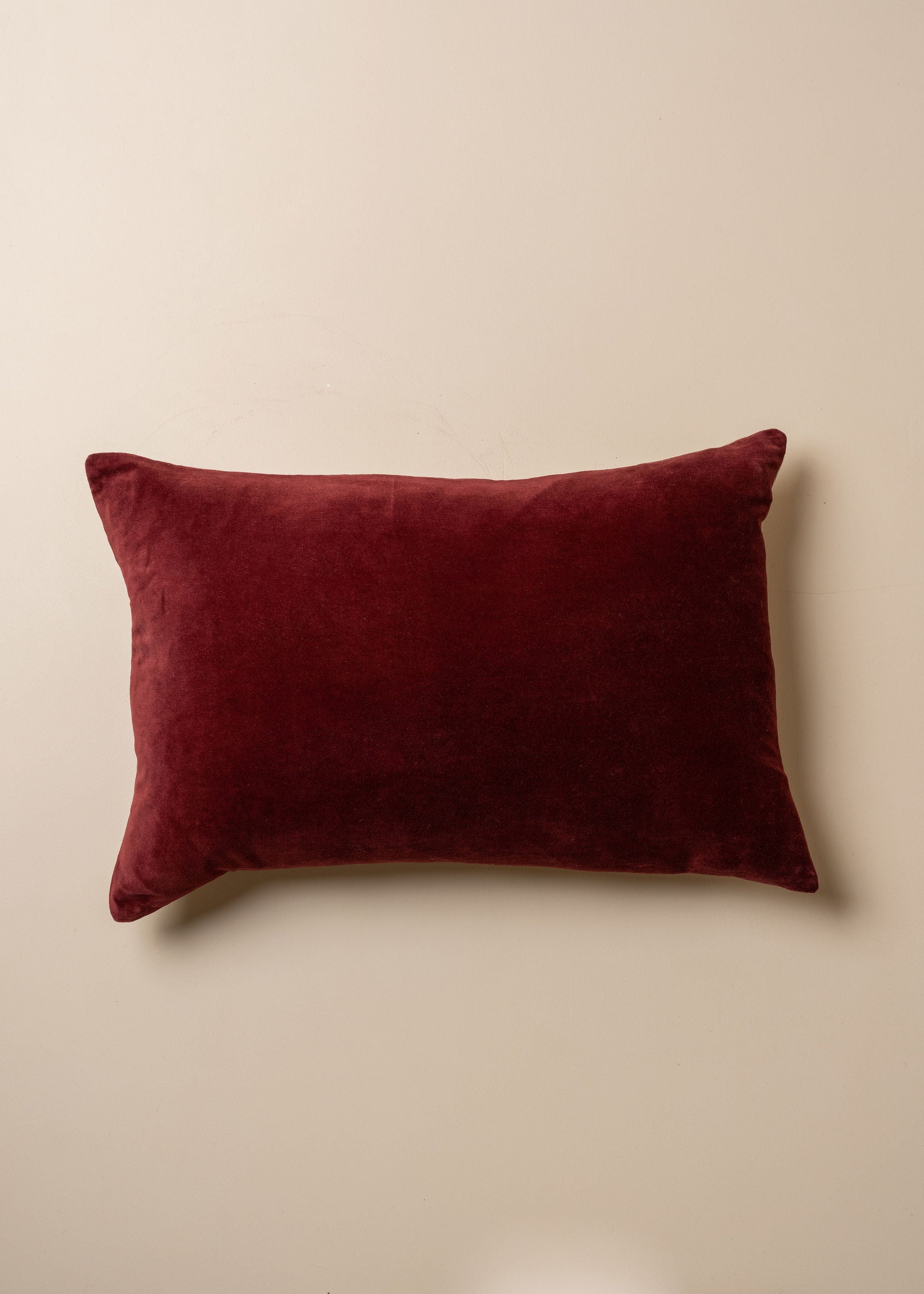 Linen/Velvet Cushion | Burgundy - Lumbar - Lumbar - Saardé - Saardé.