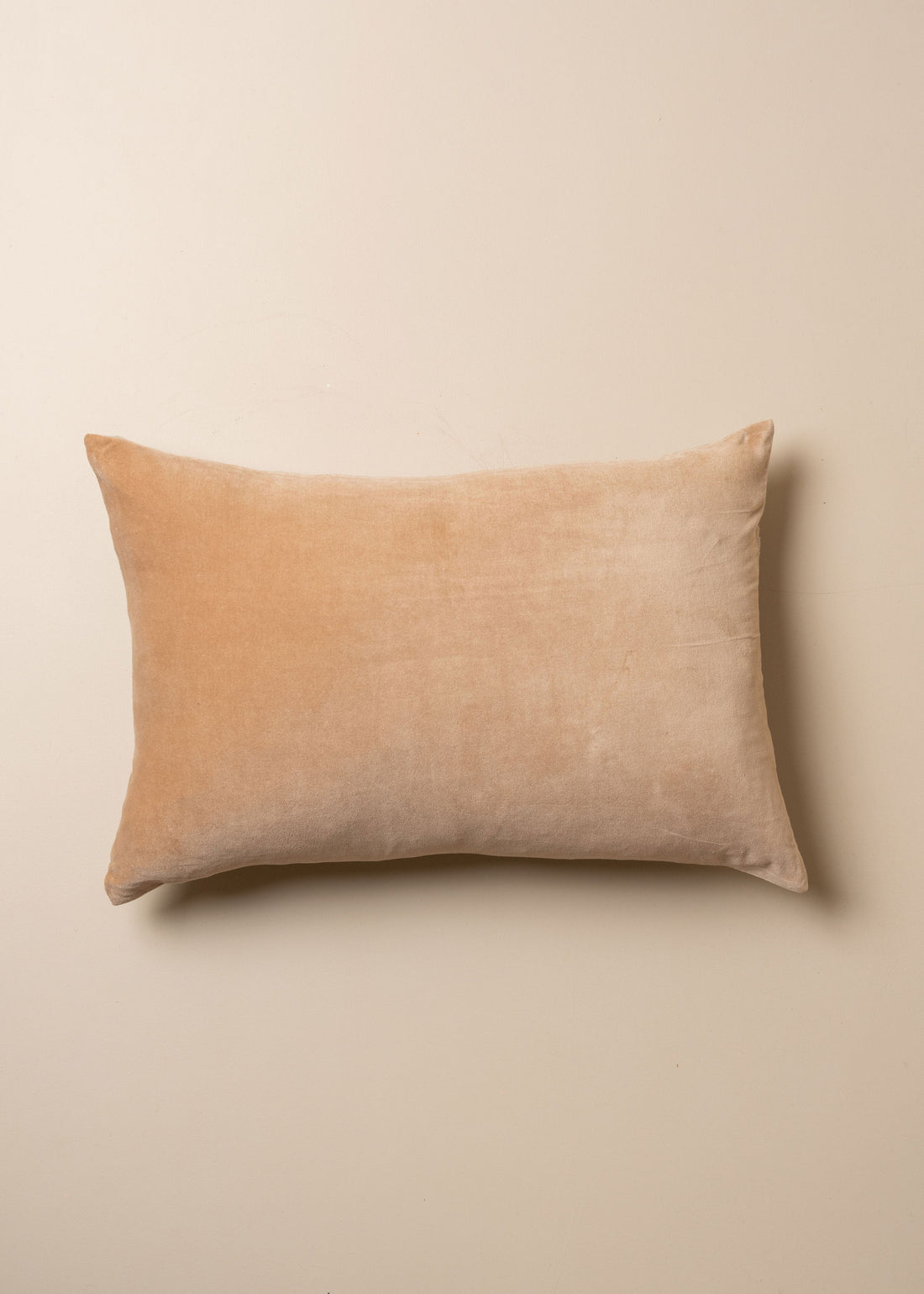 Linen/Velvet Cushion | Truffle - Lumbar - Lumbar - Saardé - Saardé.