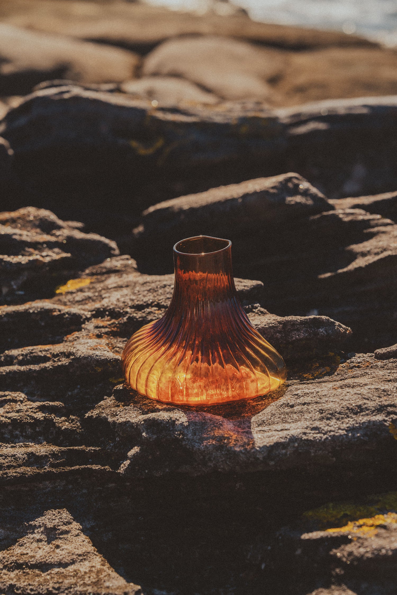 Kairos Ripple Vase | Dark Amber - - - Saardé - Saardé.