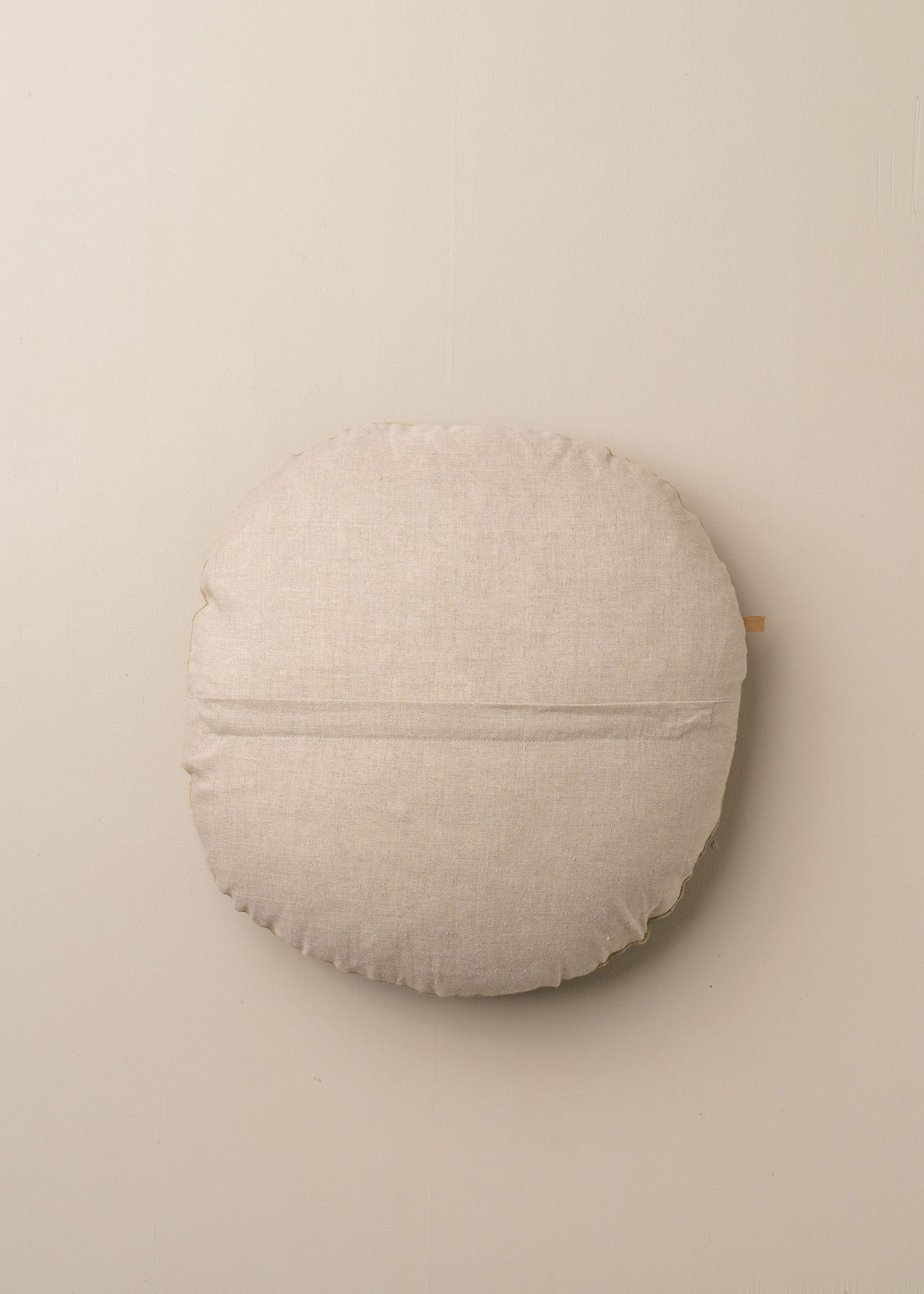 Linen/Velvet Round Cushion | Guava - - - Saardé - Saardé.