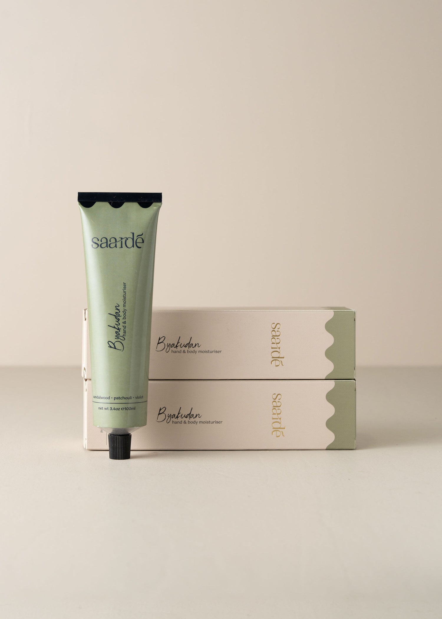 For senses: toiletry bag + moisturiser - - - Saardé - Saardé.
