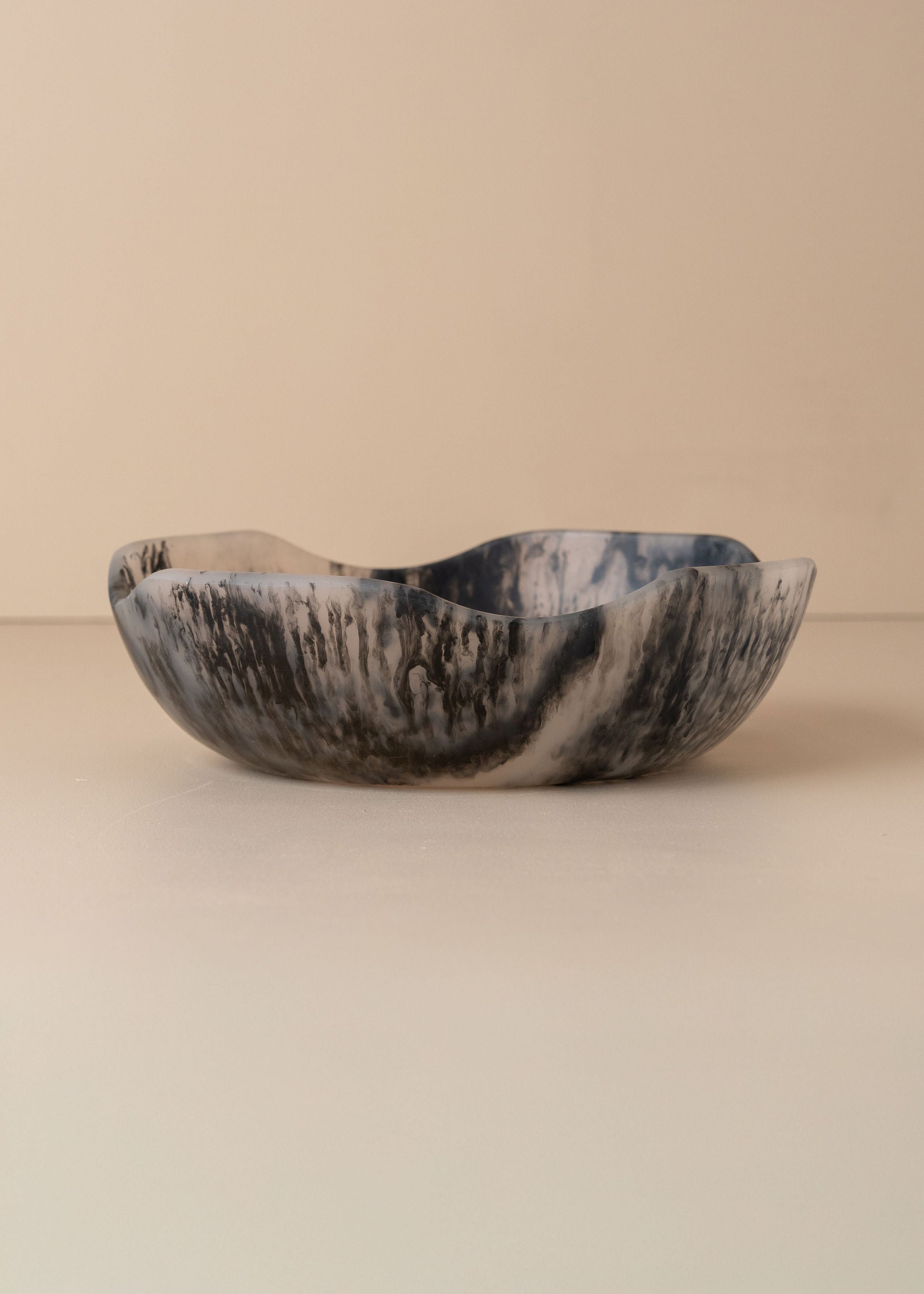 Flow Resin Salad Bowl | Smoke - - - Saardé - Saardé.