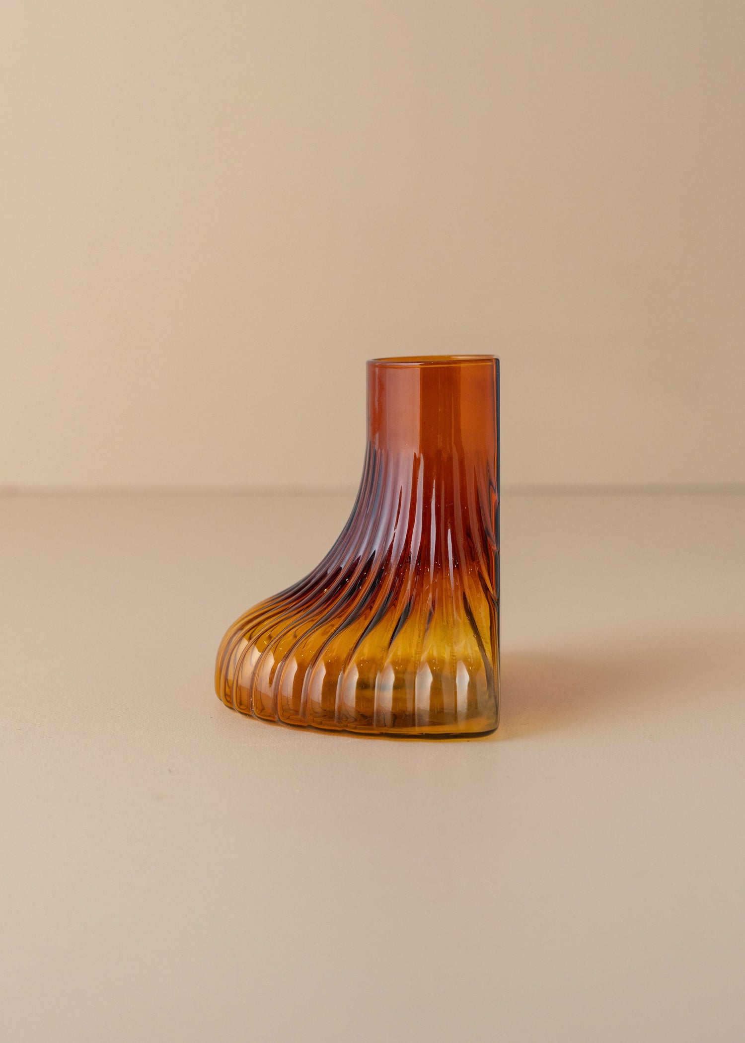 Kairos Ripple Vase | Dark Amber - - - Saardé - Saardé.