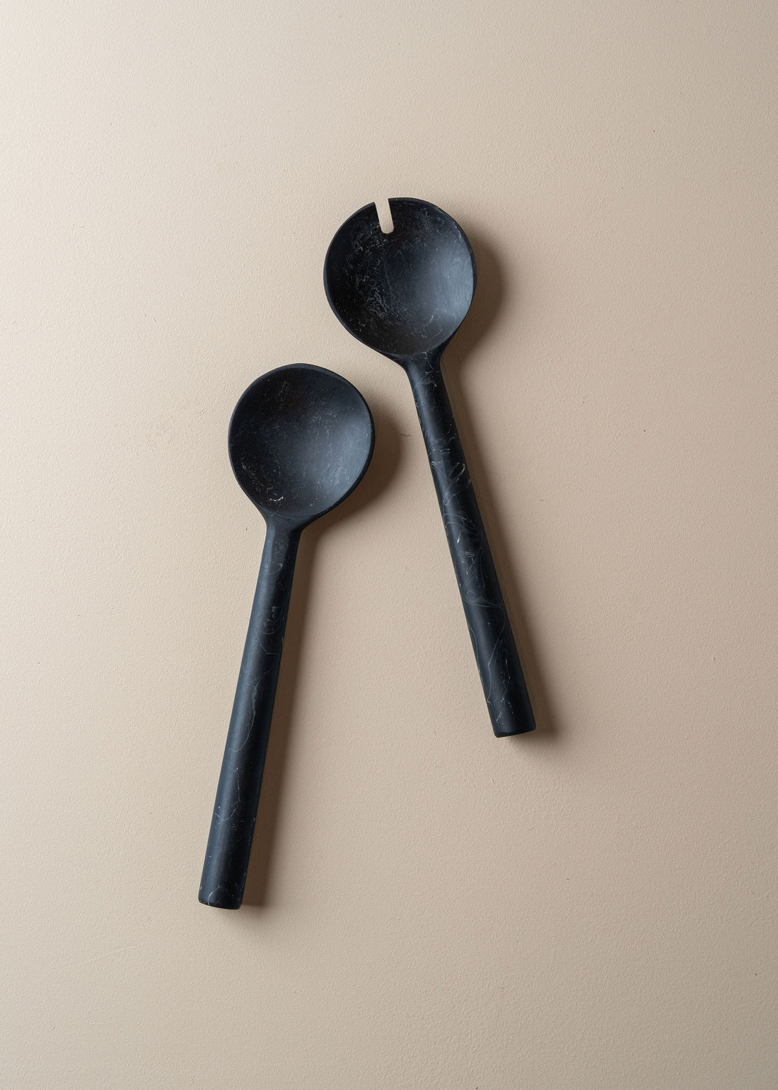 Flow Resin Salad Server | Ash Black - - - Saardé - Saardé.
