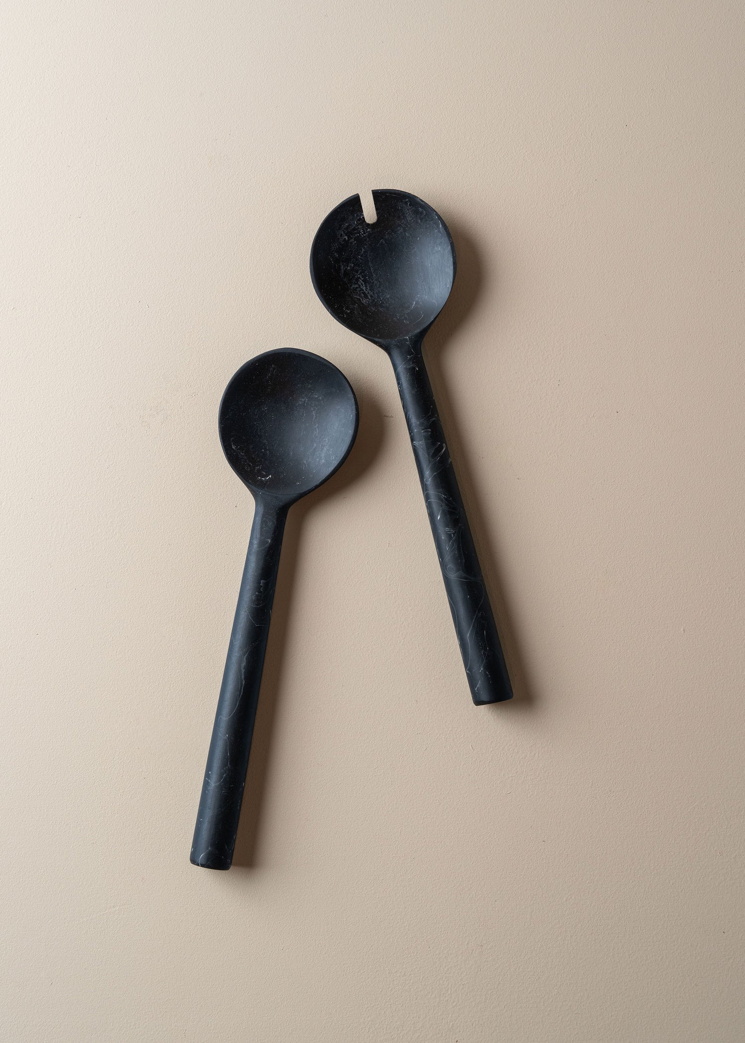 Flow Resin Salad Server | Ash Black - - - Saardé - Saardé.