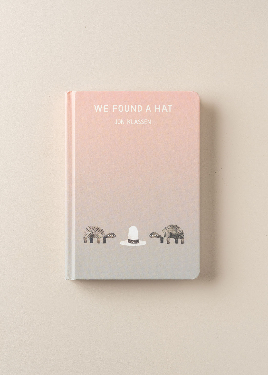 We found a hat - John Klassen - - - Hardie Grant Gift - Saardé.