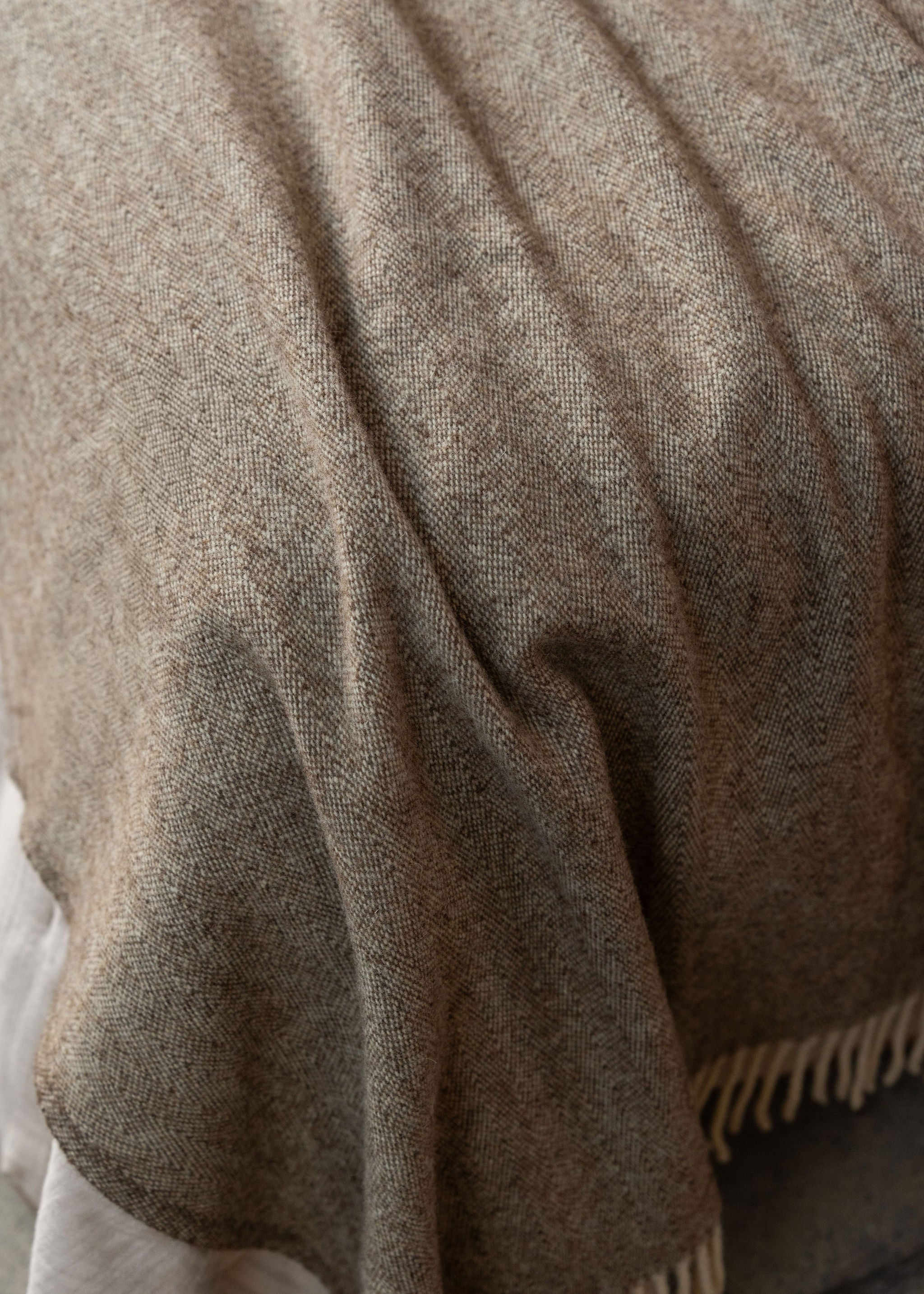 Serra da Estrela Wool Throw &amp; Bed Cover | Truffle - - - Saardé - Saardé.