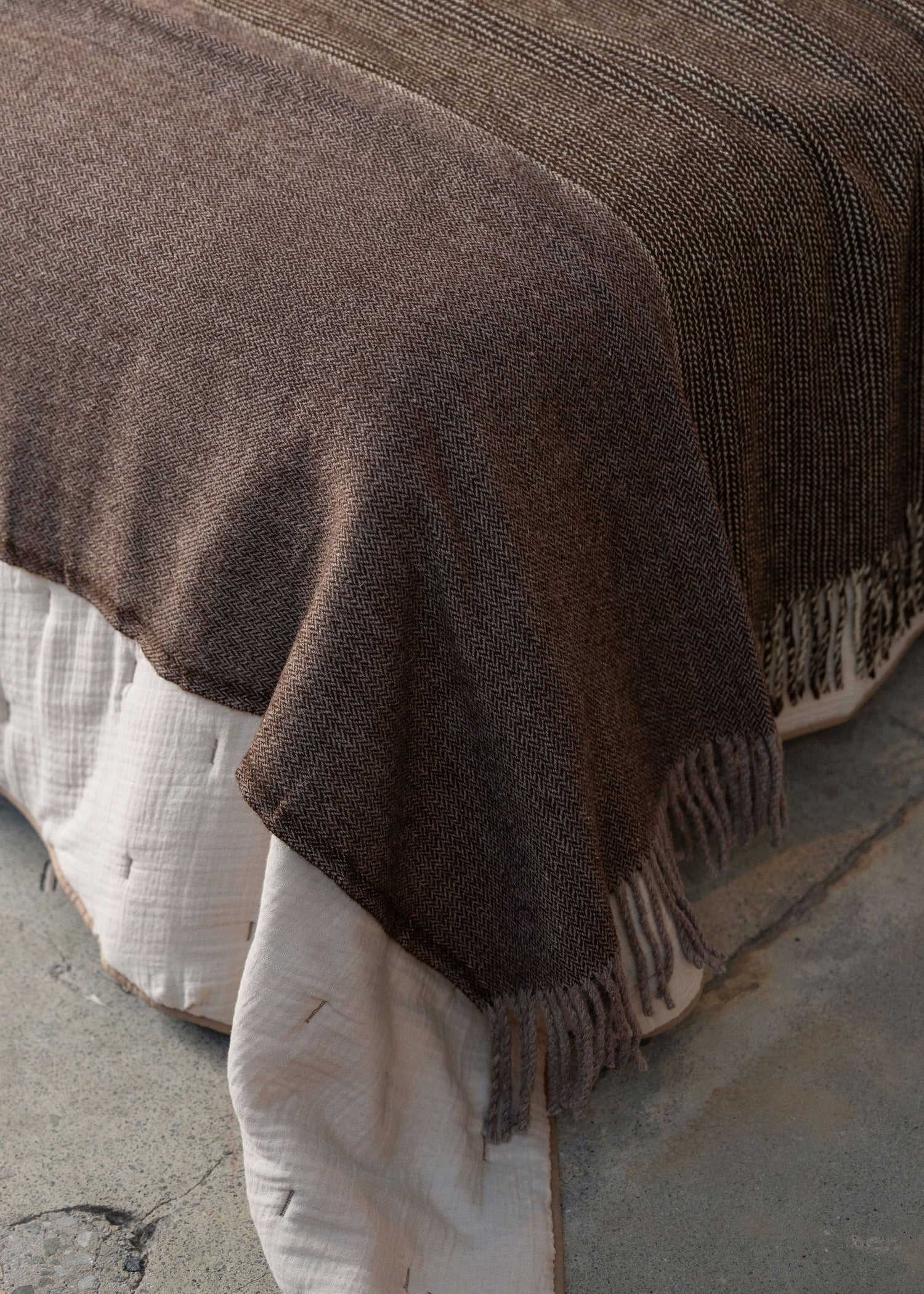 Zêzere Wool Bed Cover | Brown - - - Saardé - Saardé.