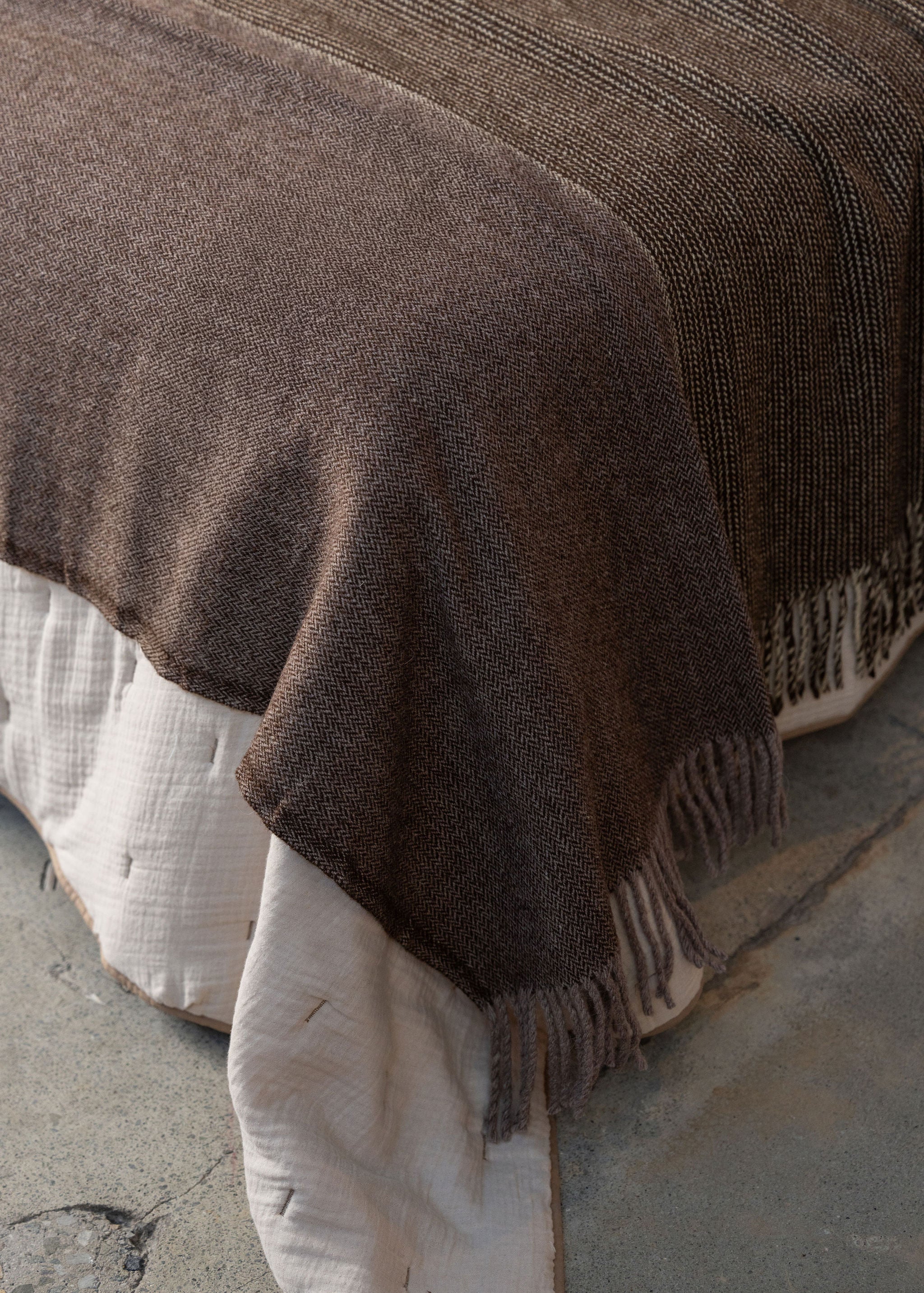 Zêzere Wool Bed Cover | Brown - - - Saardé - Saardé.