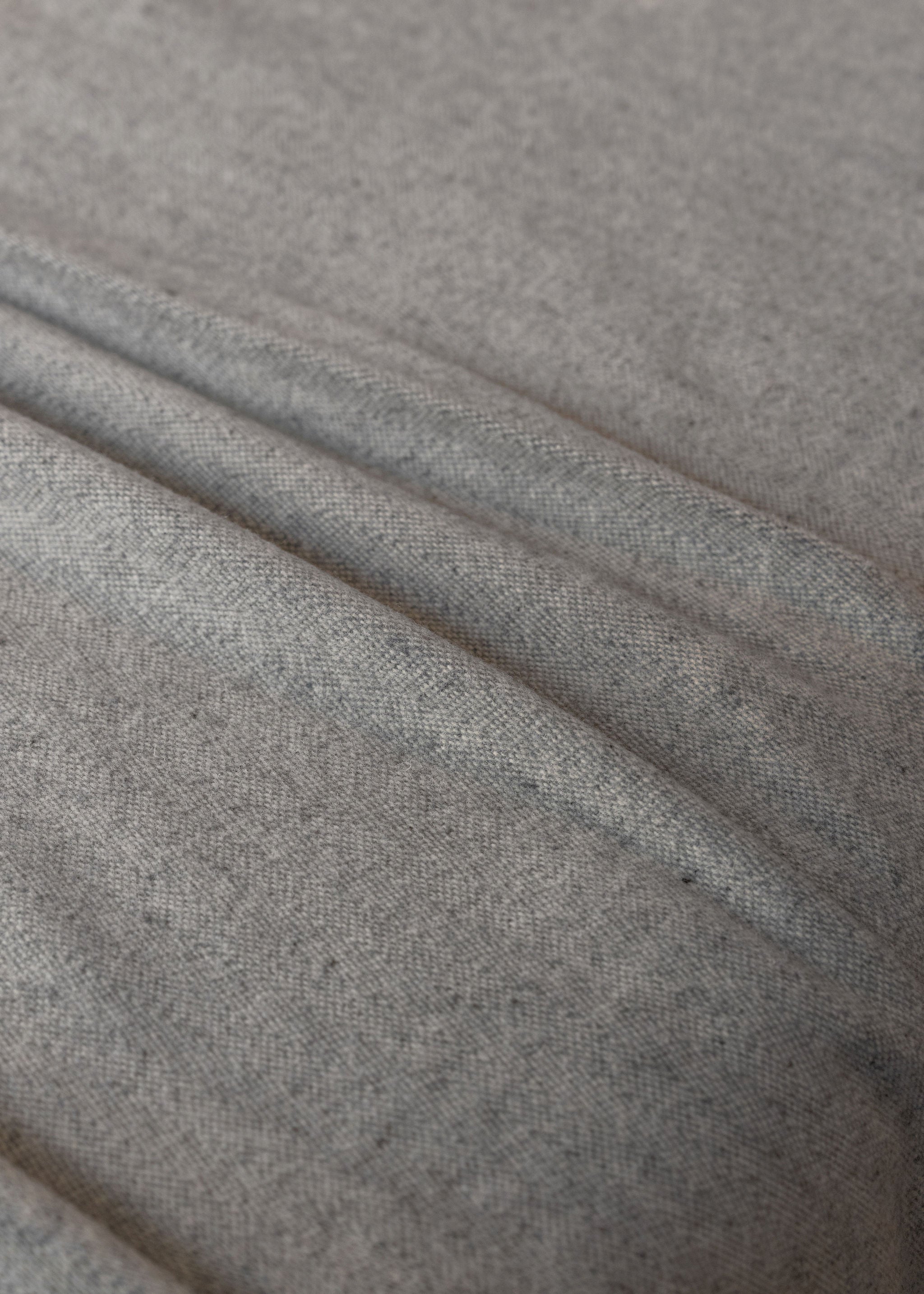 Serra da Estrela Wool Throw &amp; Bed Cover | Pale Grey - - - Saardé - Saardé.