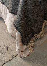 Serra da Estrela Wool Throw & Bed Cover | Charcoal - - - Saardé - Saardé.
