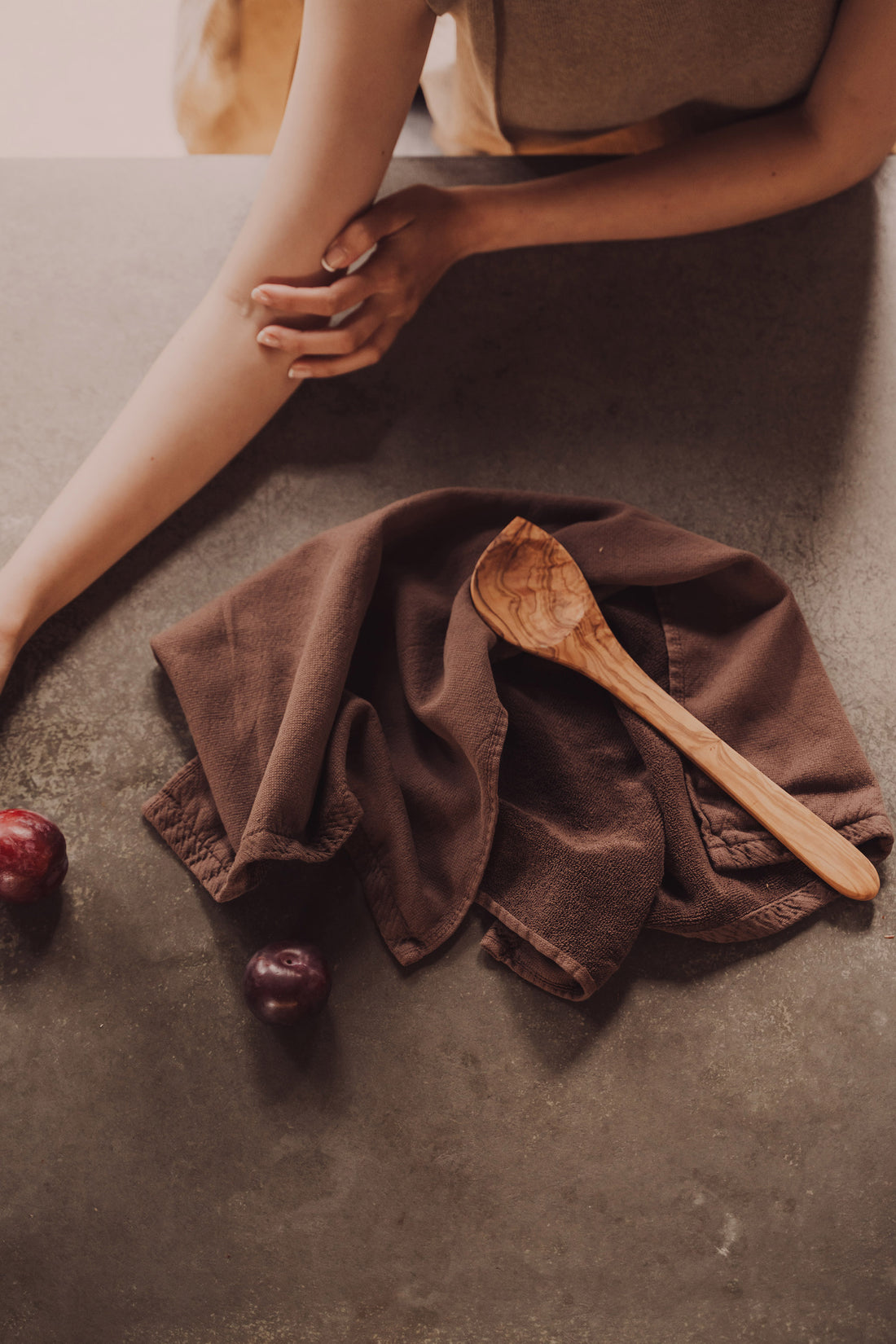 Olive Wood | Corner Spoon -  -  - saardé - Saardé.