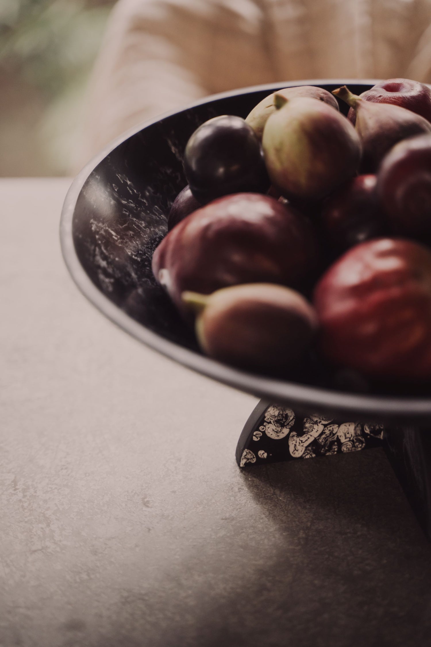 Flow Resin Fruit Bowl | Ash Black -  -  - Saardé - Saardé.