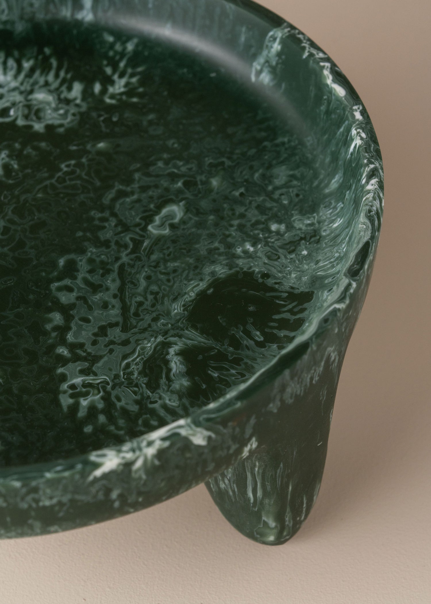 Flow Resin Structured Fruit Bowl | Dark Jade - - - Saardé - Saardé.