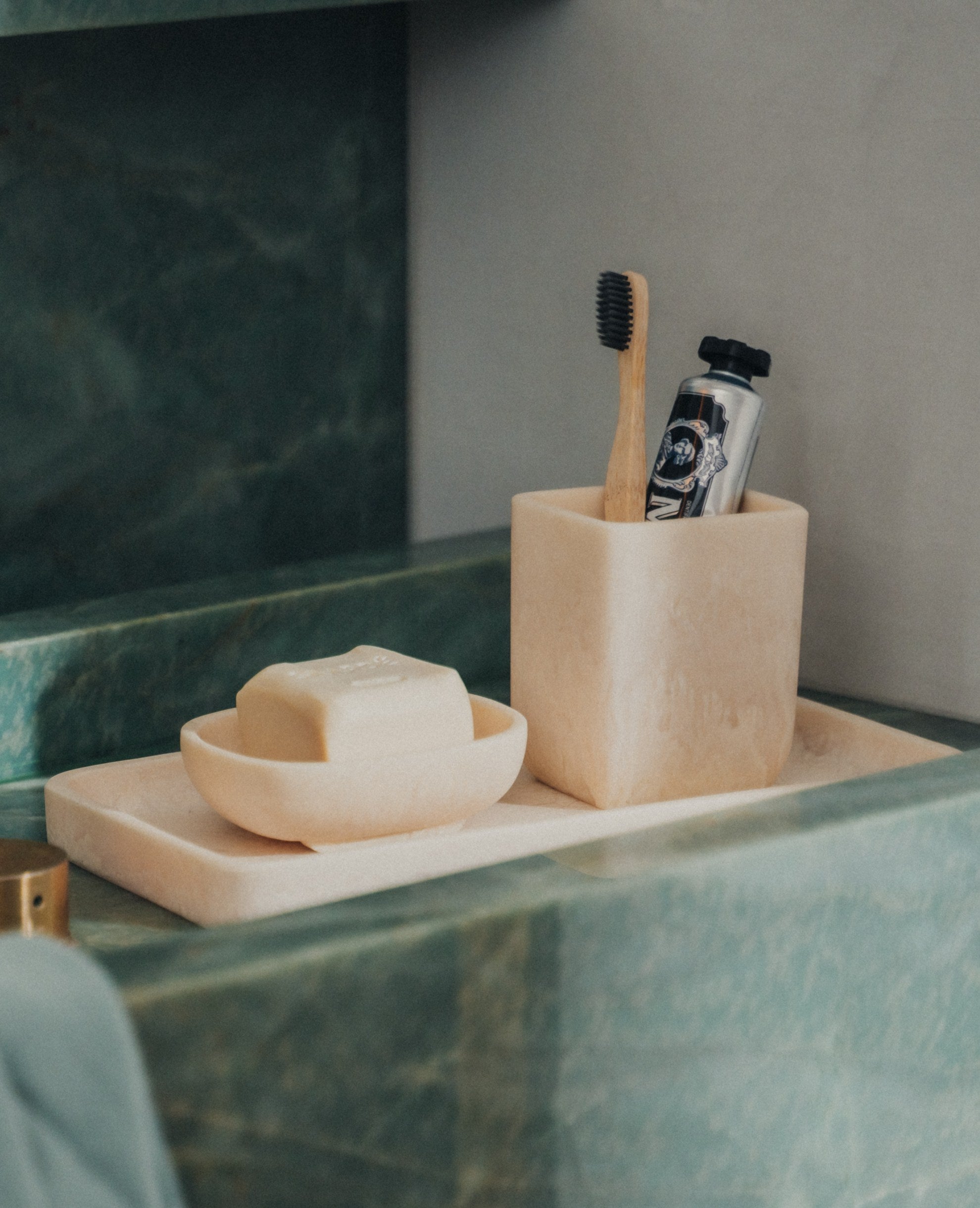 Flow Resin Bathroom Caddy/Tray | Marshmallow -  -  - Saardé - Saardé.