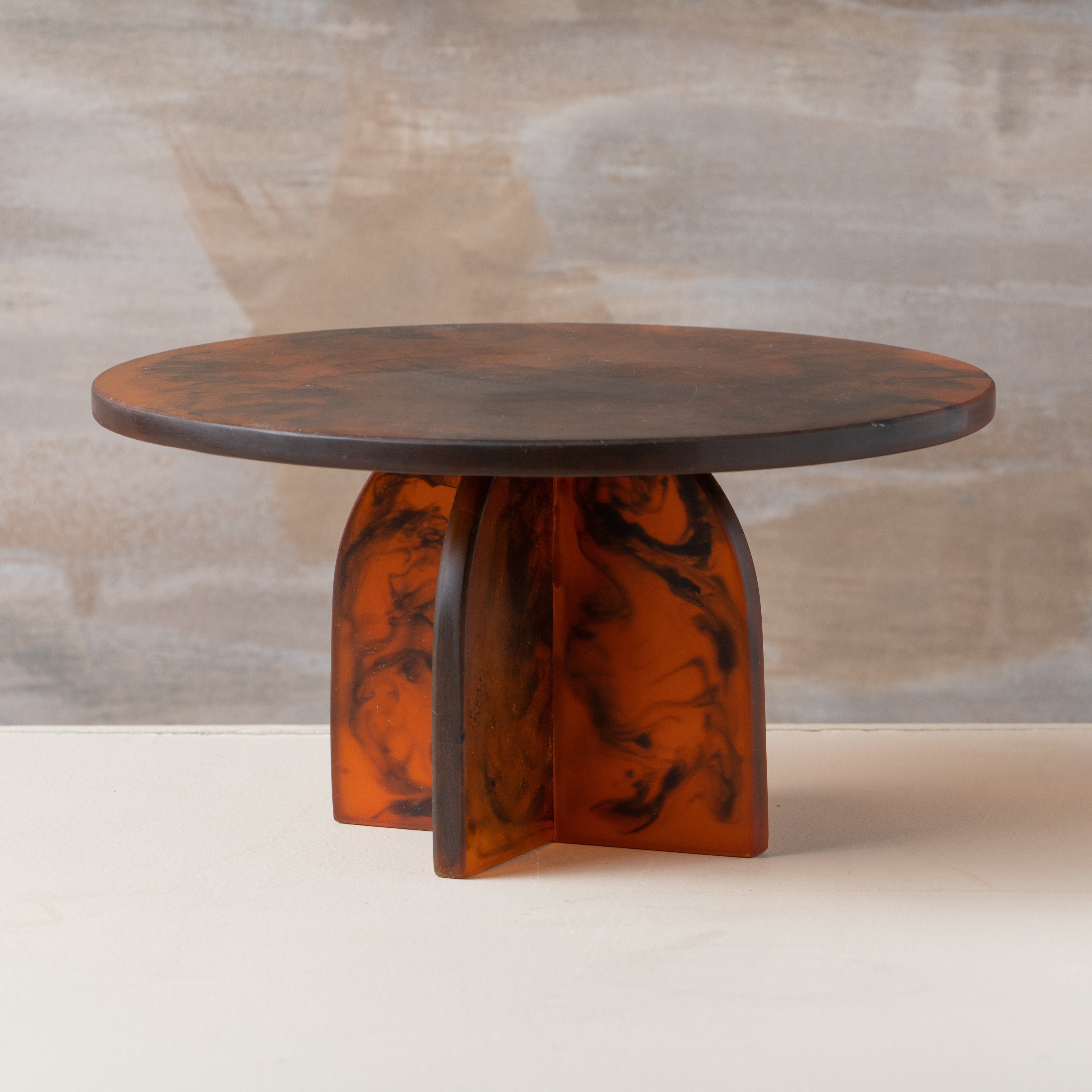 Flow Resin Cake Stand | Earth -  -  - Saardé - Saardé.