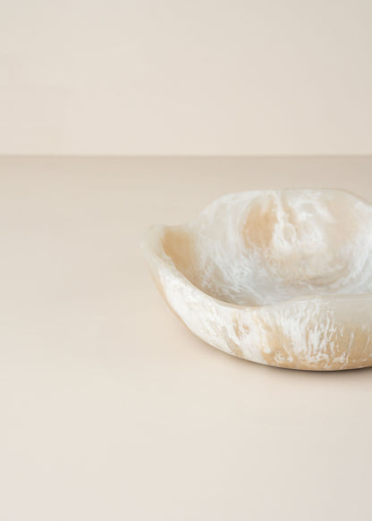 Flow Resin Salad Bowl | Shell - - - Saardé - Saardé.