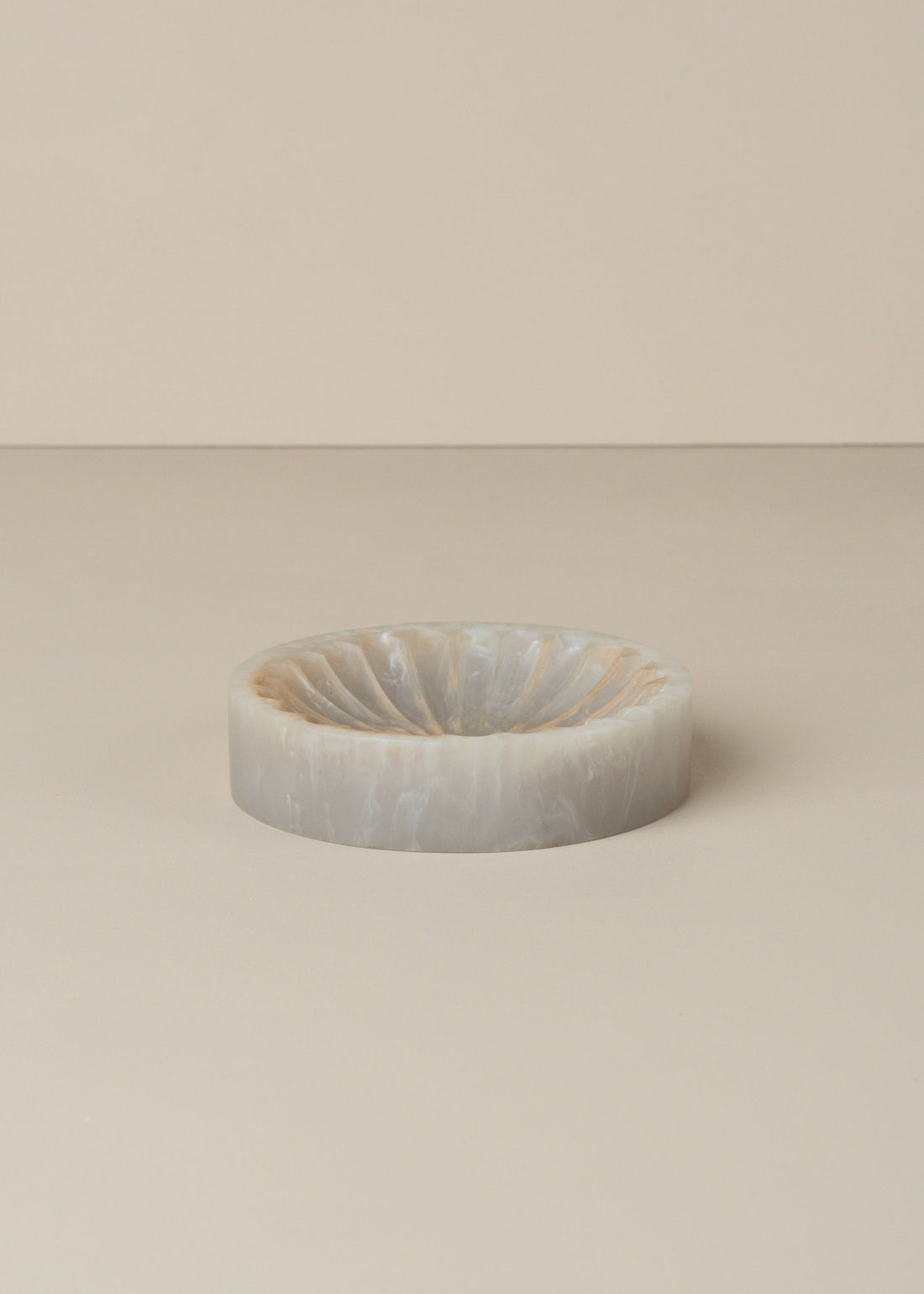 Flow Resin Dish | Shell - - - Saardé - Saardé.