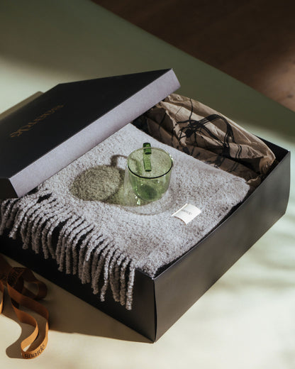 For home: coffee cup + wool throw - - - Saardé - Saardé.