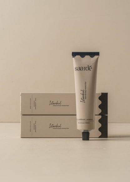For senses: toiletry bag + moisturiser - - - Saardé - Saardé.