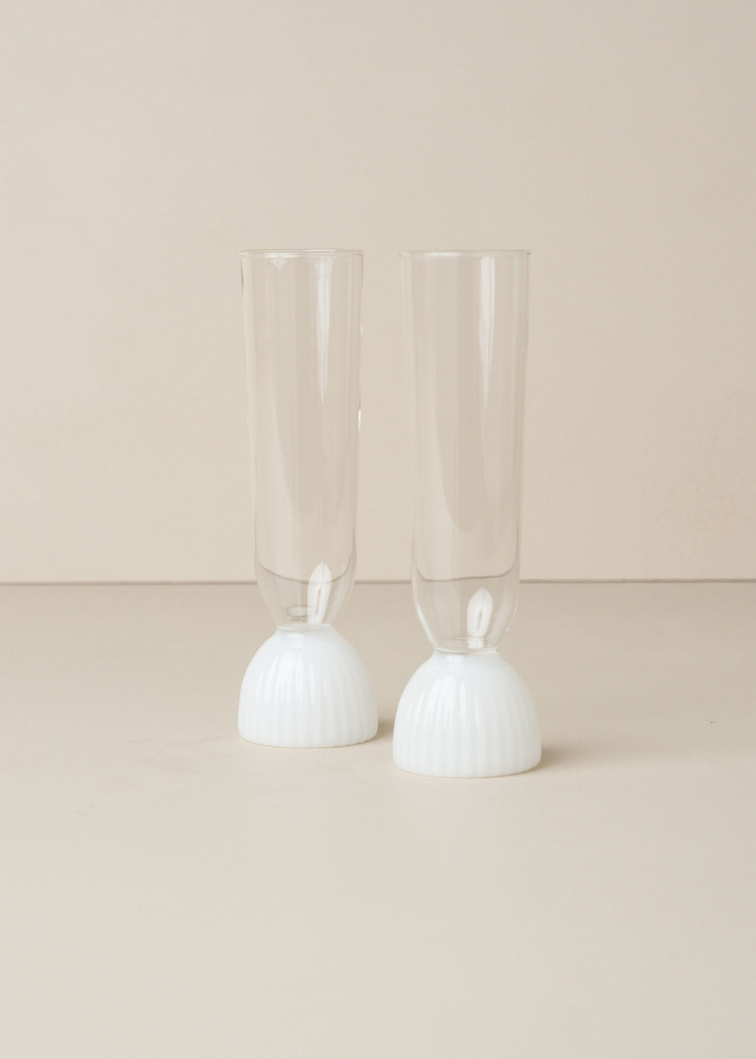 Kairos Champagne Flute | Opaque White | Set of 2 - - - Saardé - Saardé.