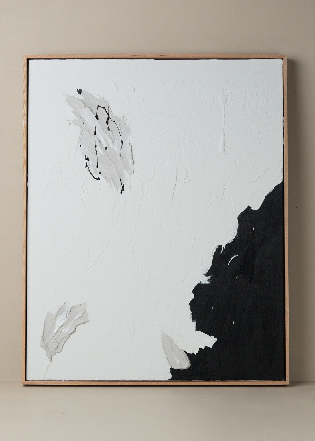 3D Black Abstract-Resilience in Motion - - - Saardé - Saardé.